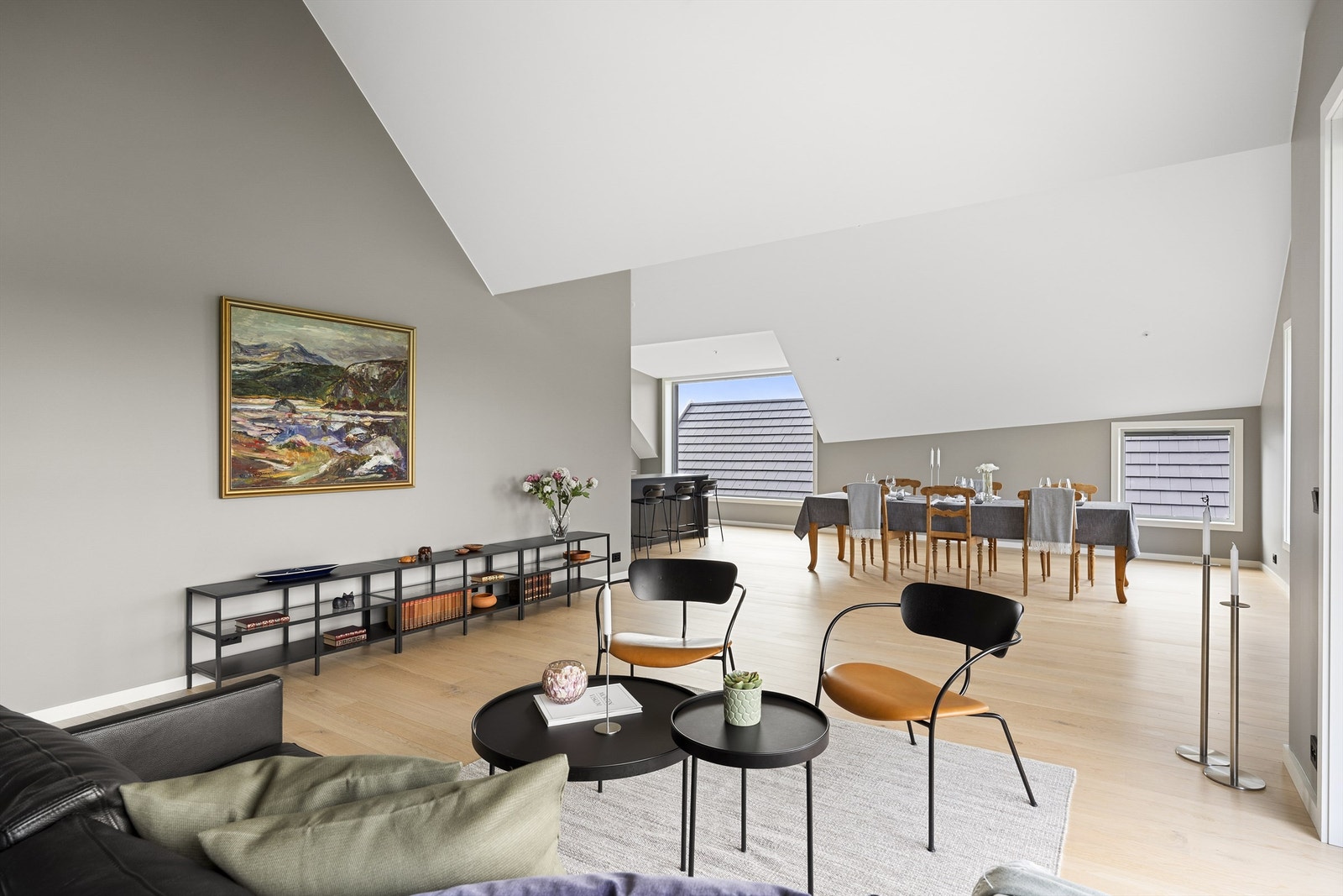 Krogsveen v/Agnethe Goa har gleden av å presentere en flotte toppleilighet i Ryggstraen Park. Galleribilde