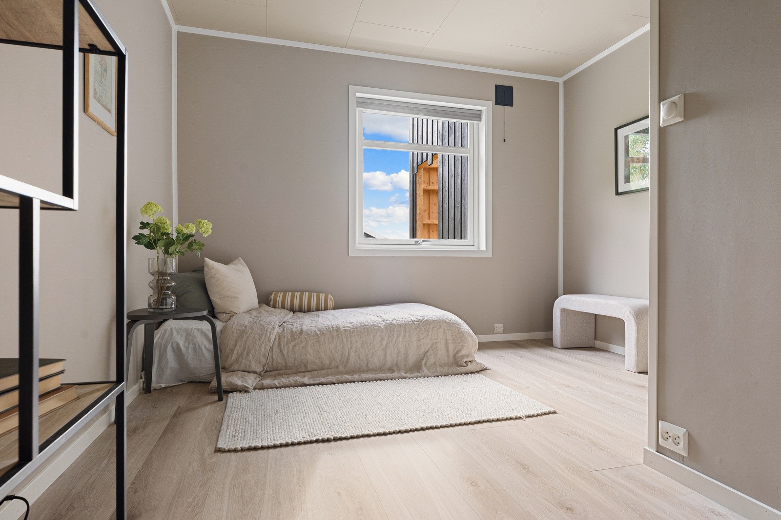 De tre andre soverommene ligger ved siden av hverandre i andre enden av etasjen.