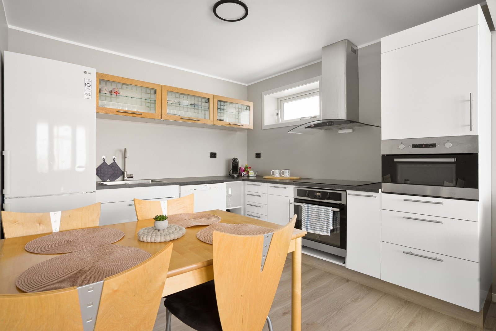 Kjøkken utleiedel 1.