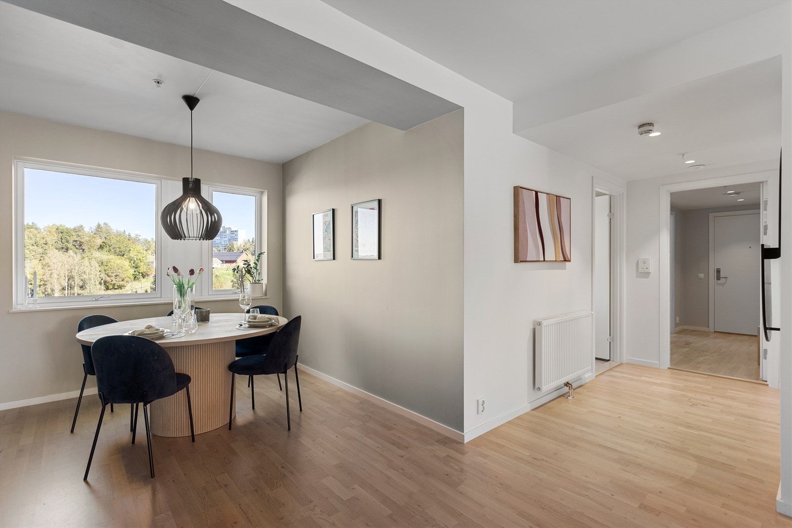 Luftig utsikt mot Skårer gård Galleribilde