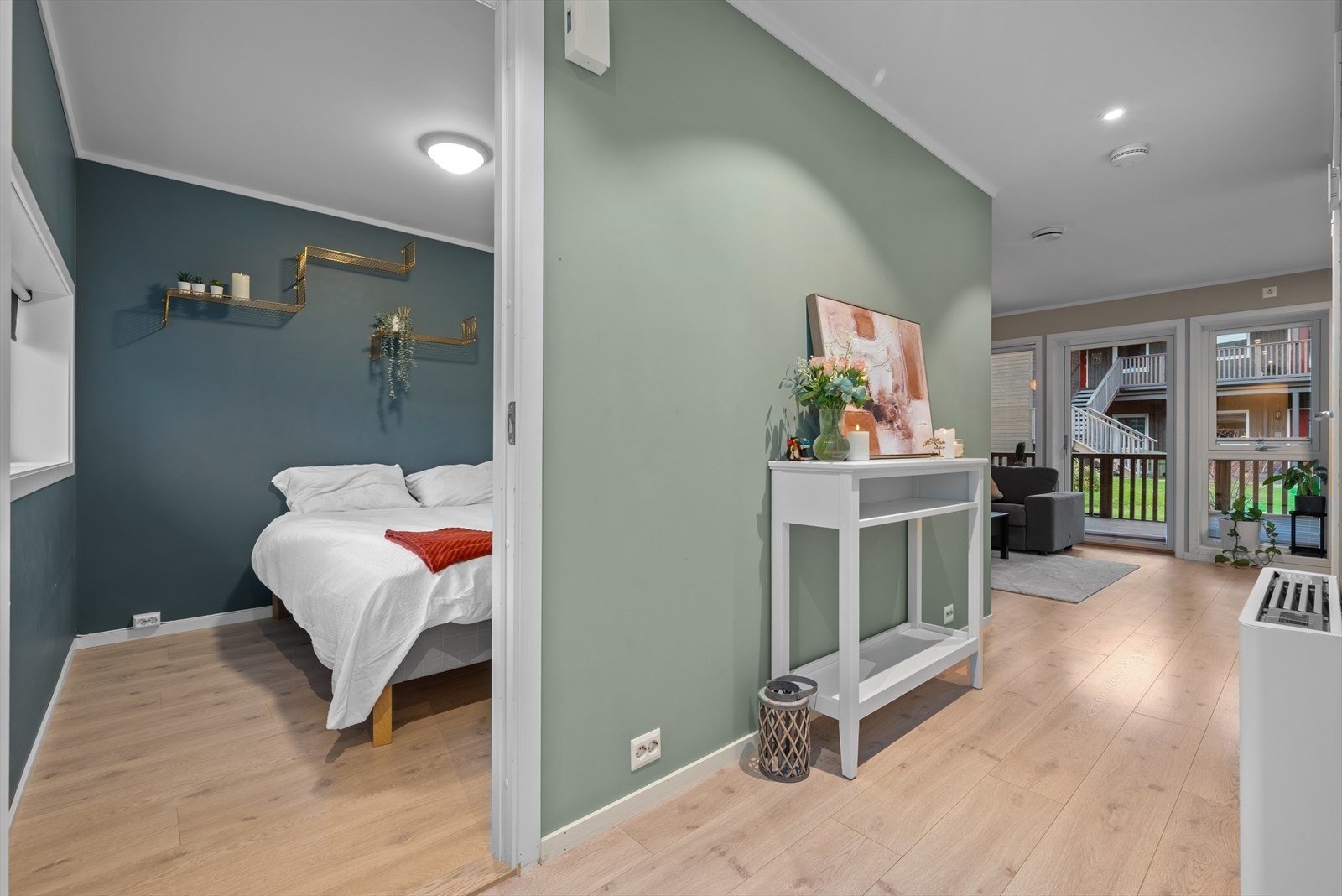 Videre bak stuen finner vi soverommet. Galleribilde