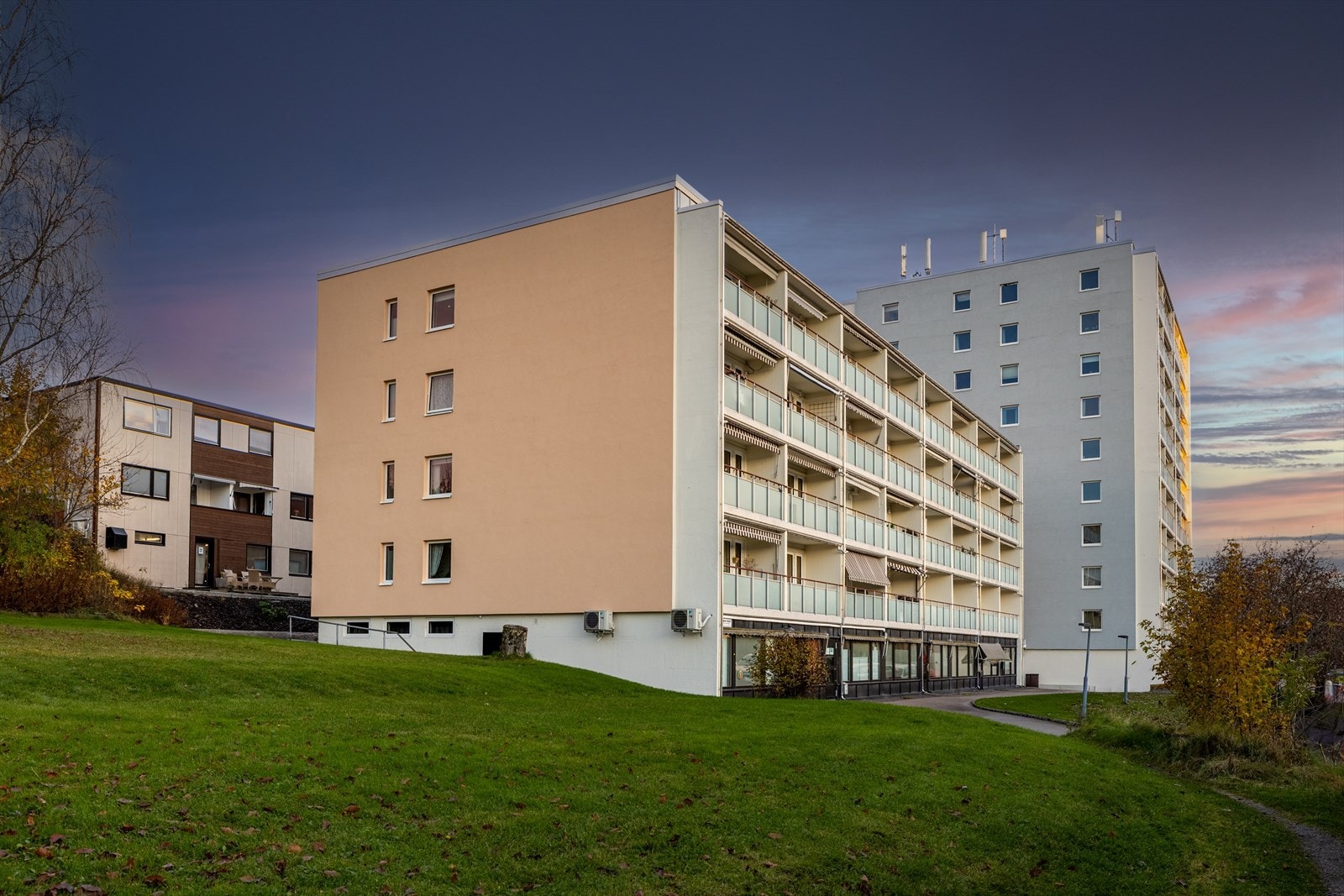 Her bor du skjermet, men med gangavstand til byliv, kollektivtransport og alt av fasiliteter. Galleribilde