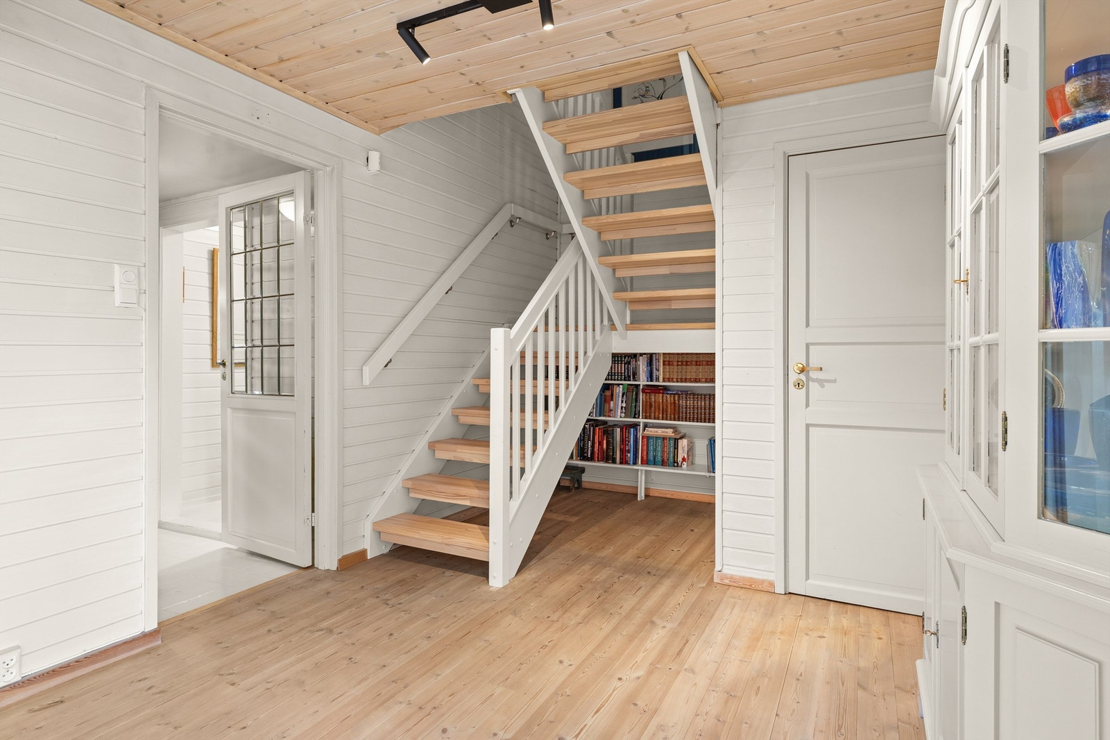 Fra vindfanget kommer omtrent direkte inn i stuen. Galleribilde