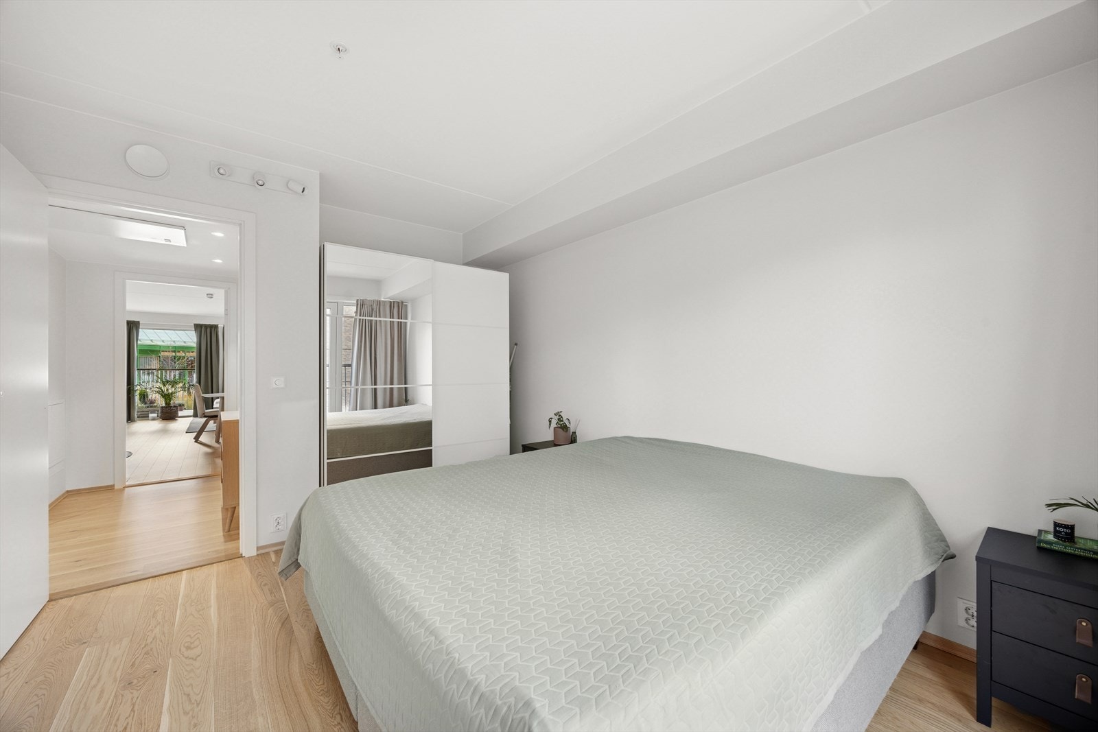 Hovedsoverommet har skyvedørsskap. Galleribilde