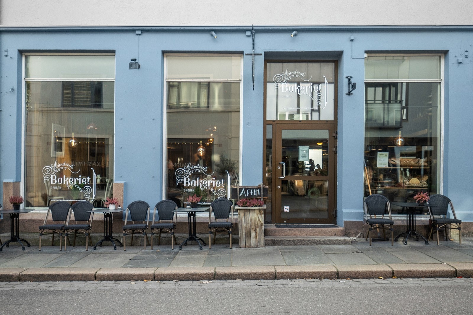 Håndverksbakeriet - rett rundt hjørnet for nystekt brød. Galleribilde