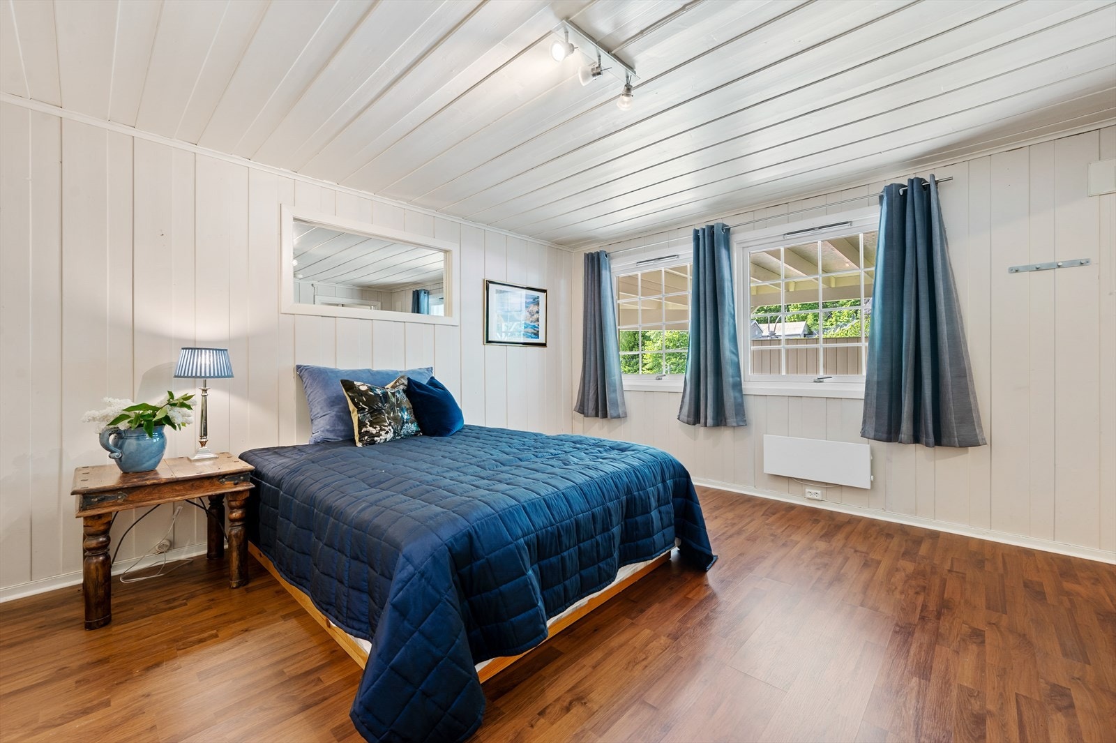 Stort soverom i 1.etasje. Galleribilde