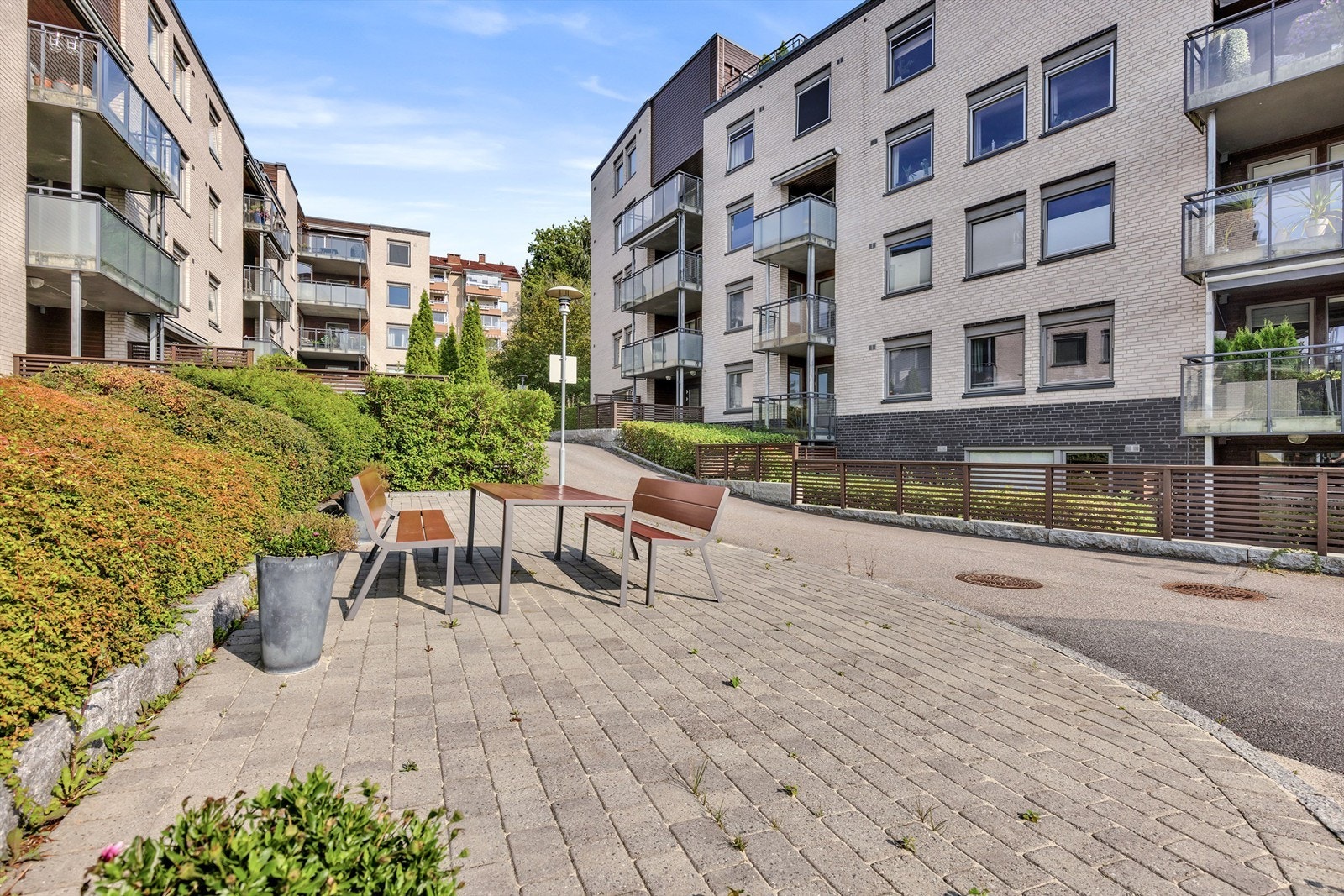 Sameiet har hyggelige uteplasser. Galleribilde