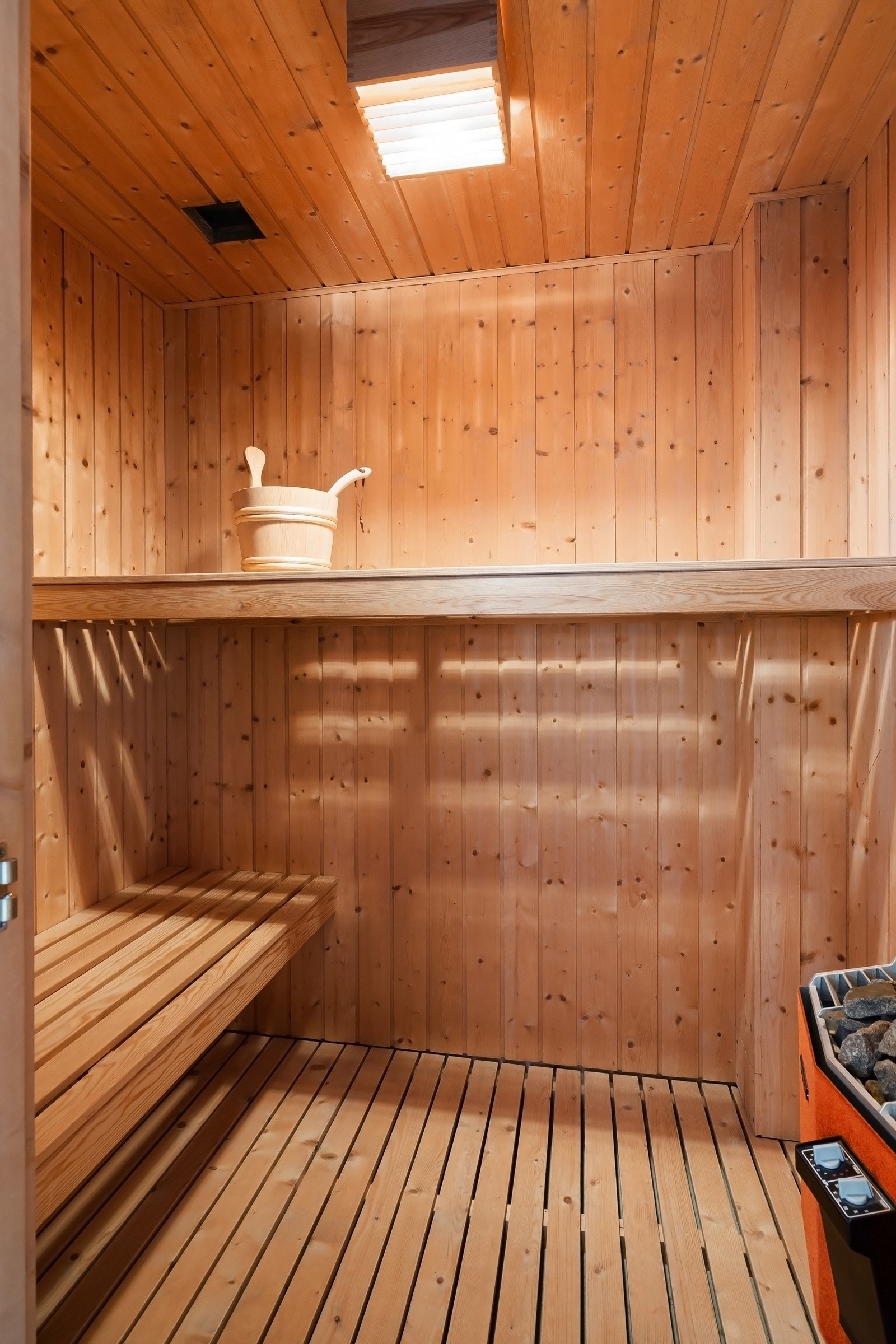 Herfra er det videre adkomst til badstuen, bodplass og vaskerom. Galleribilde