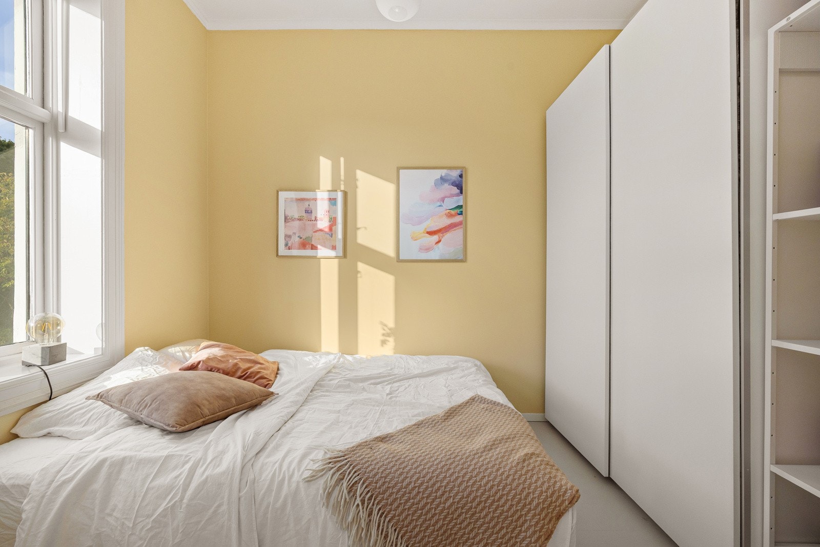 På soverommet er det plass til dobbeltseng, eller en mindre seng og kontorpult. Galleribilde