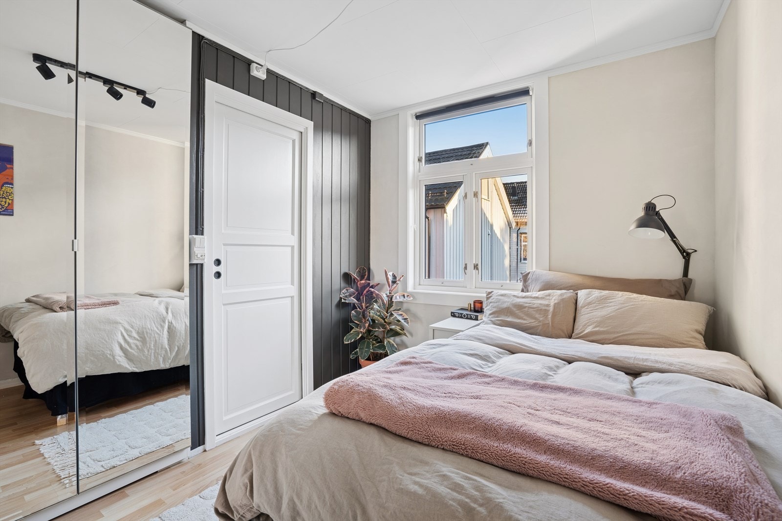 Soverom og bad. Galleribilde