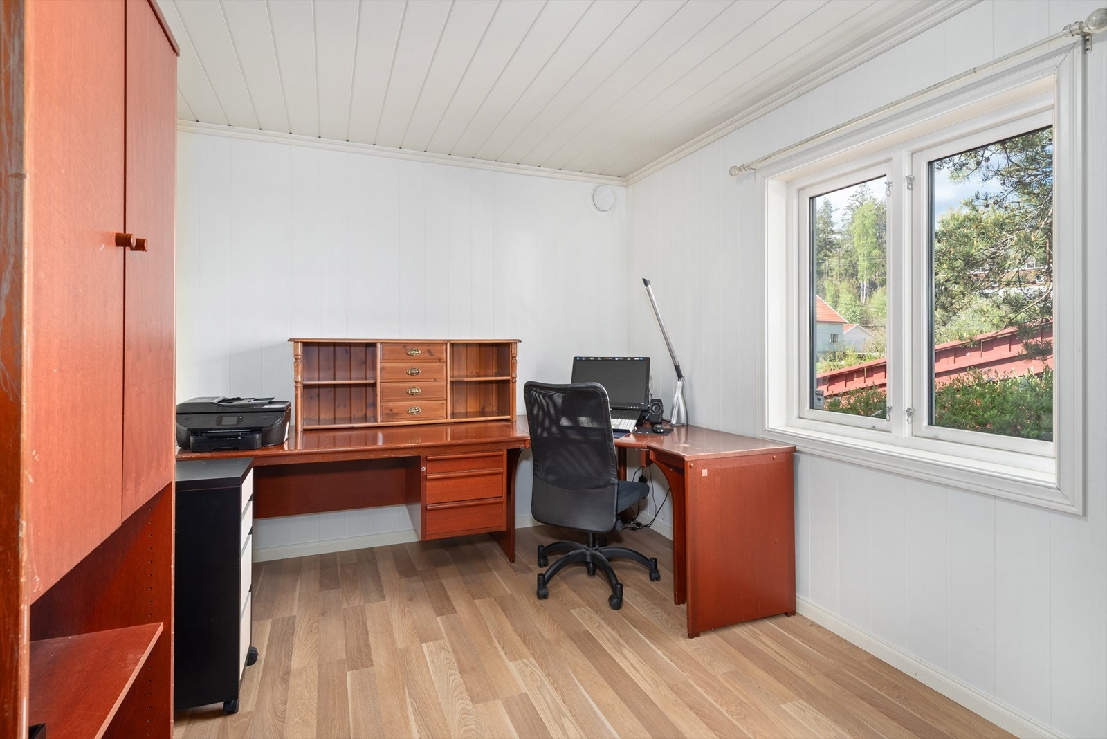 2/5 soverom: Benyttet som kontor Galleribilde