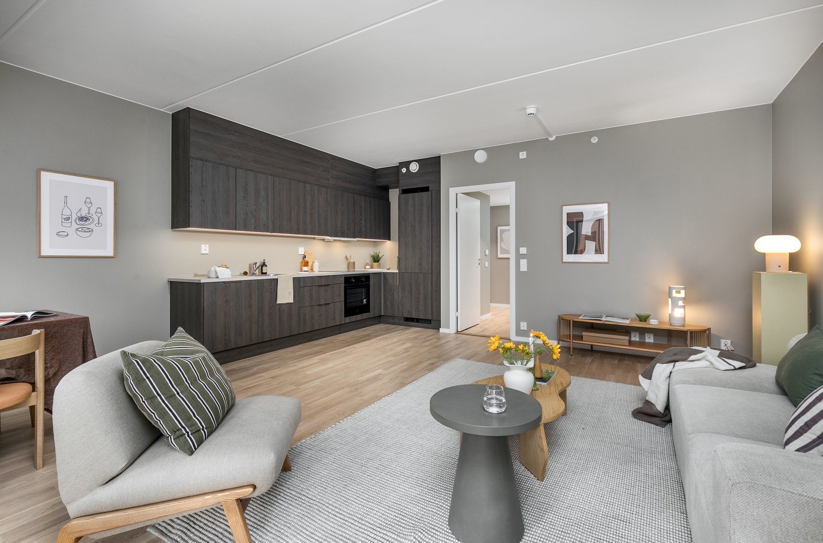 Skogmo Park er et nytt og spennende leilighetsprosjekt på Jessheim. Et helt nytt nabolag kun noen få minutters gange fra sentrum. Her bor du omgitt av grønt på flere kanter og flotte fellesarealer. Galleribilde