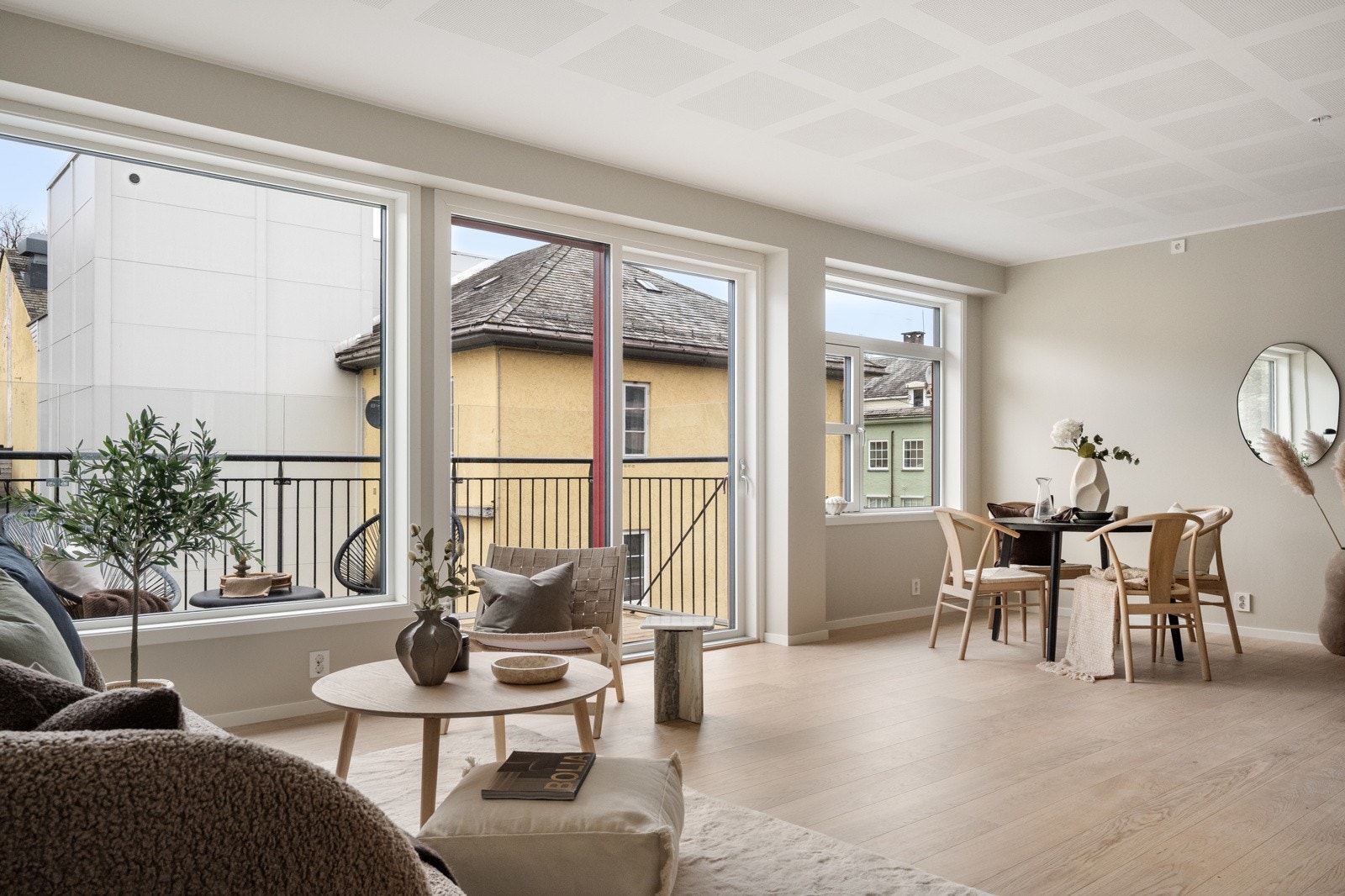 Fra stuen er det utgang til balkong Galleribilde