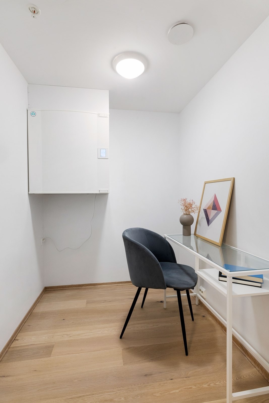 Praktisk innvendig bod. Det er også tilhørende bod en etasje ned, i byggets 2. etasje. Galleribilde