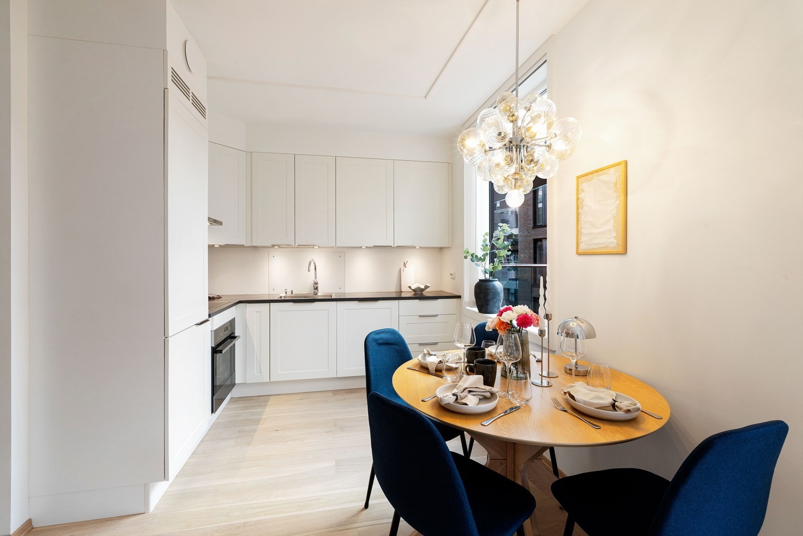 Lekker, nyere 2- roms selveierleilighet i populære Kanalbyen! Heis i bygget. Romslig balkong med gode solforhold! Galleribilde