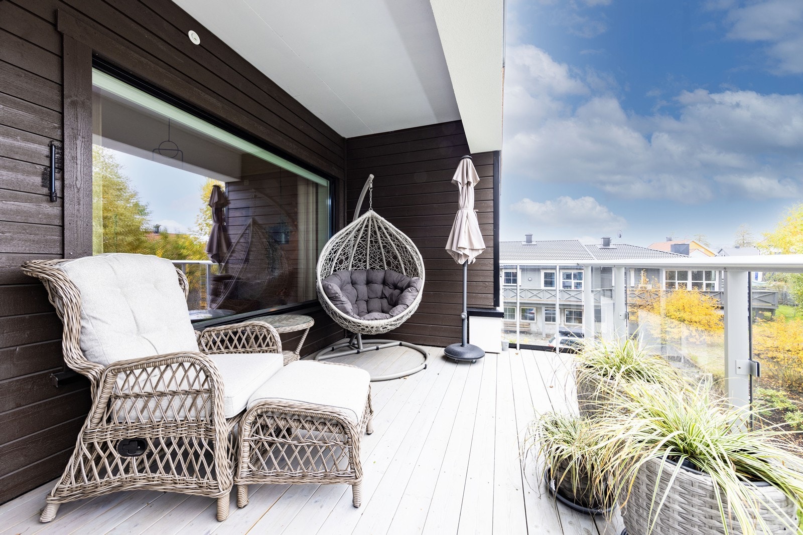 Balkongen har plass til utemøbler. Galleribilde