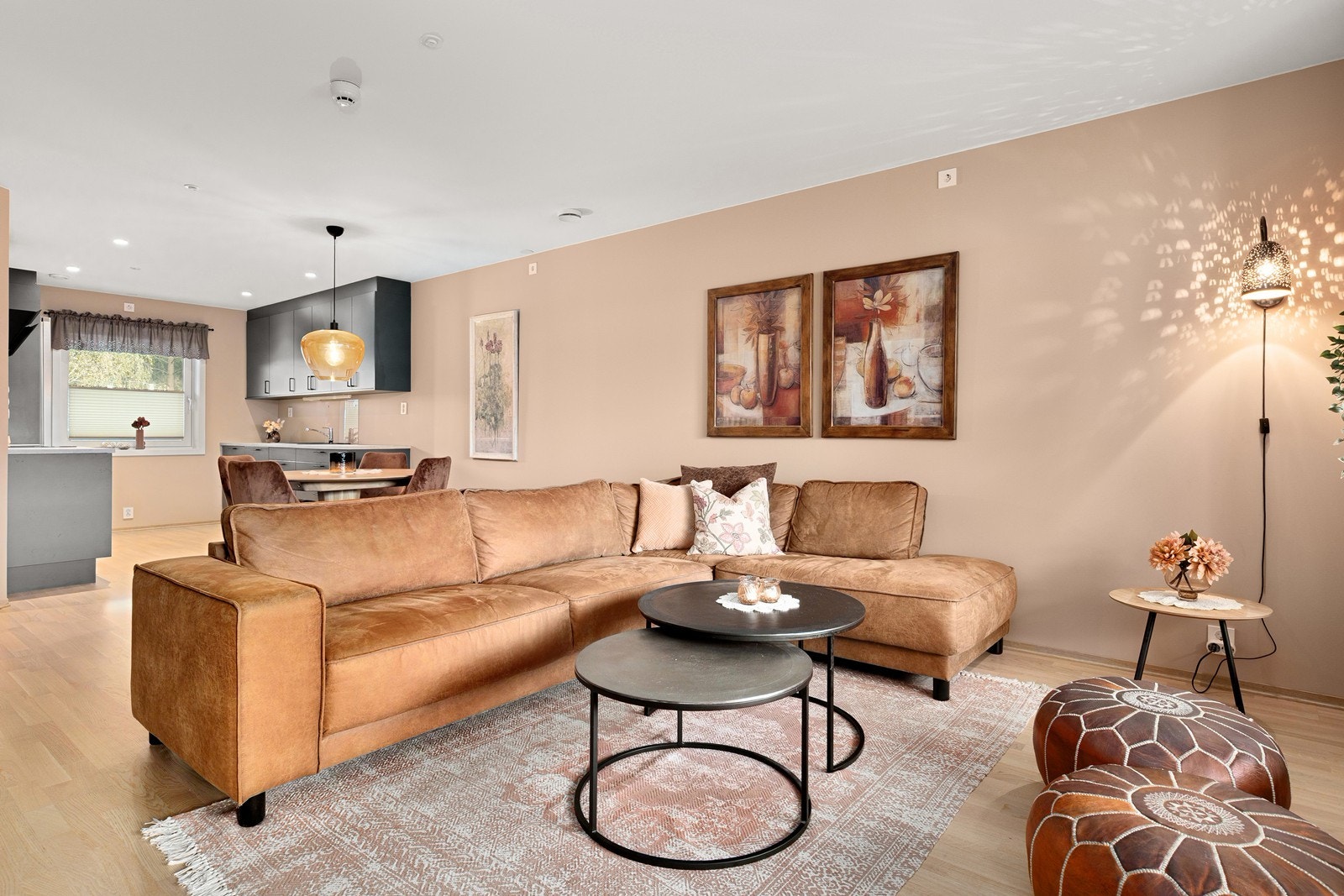 Her kan man sitte å nyte en god bok i fred og ro. Galleribilde