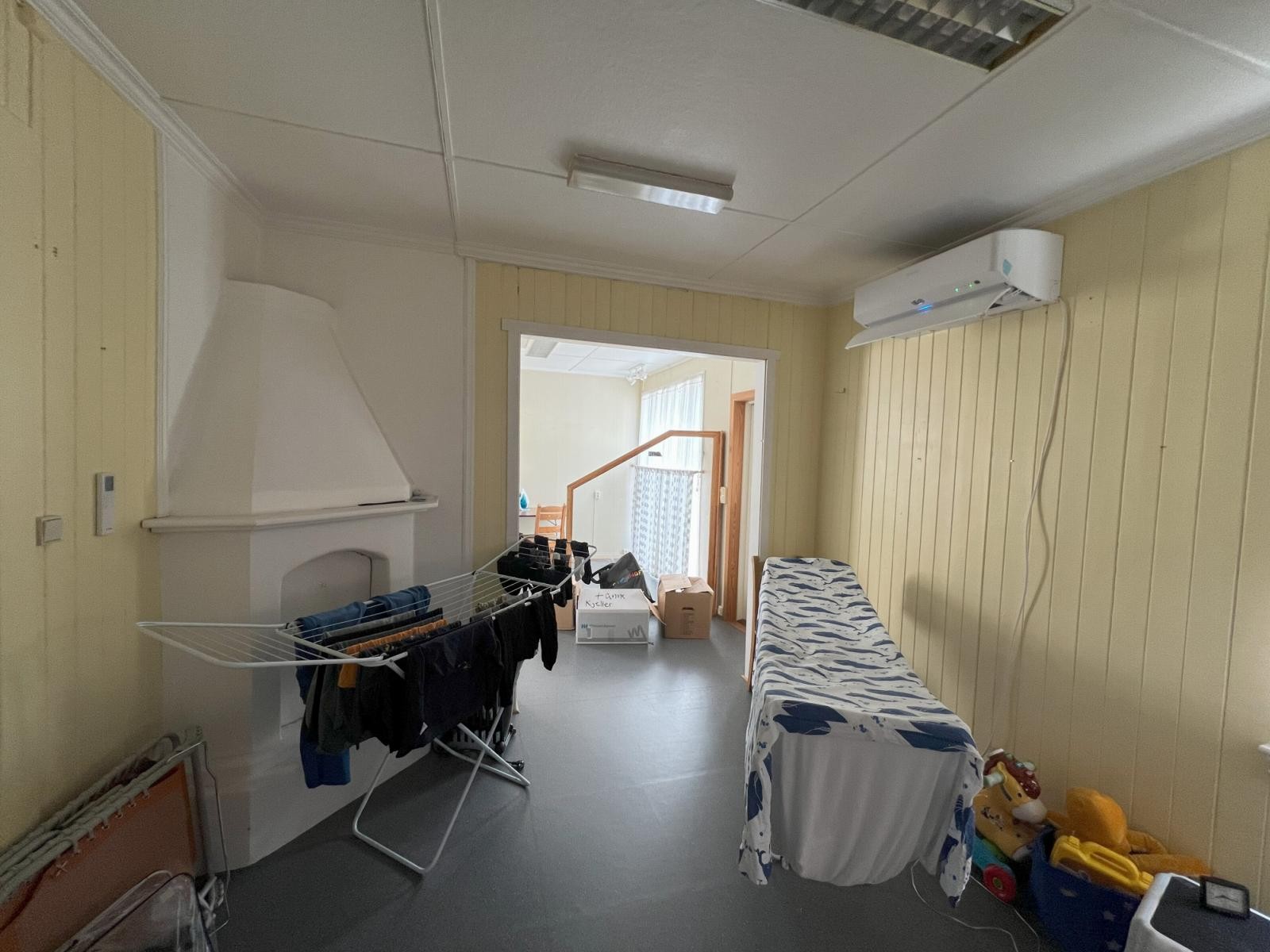 Eldre "næringsdel" i 1. etasje. Brukes i dag som en del av boligen. Galleribilde