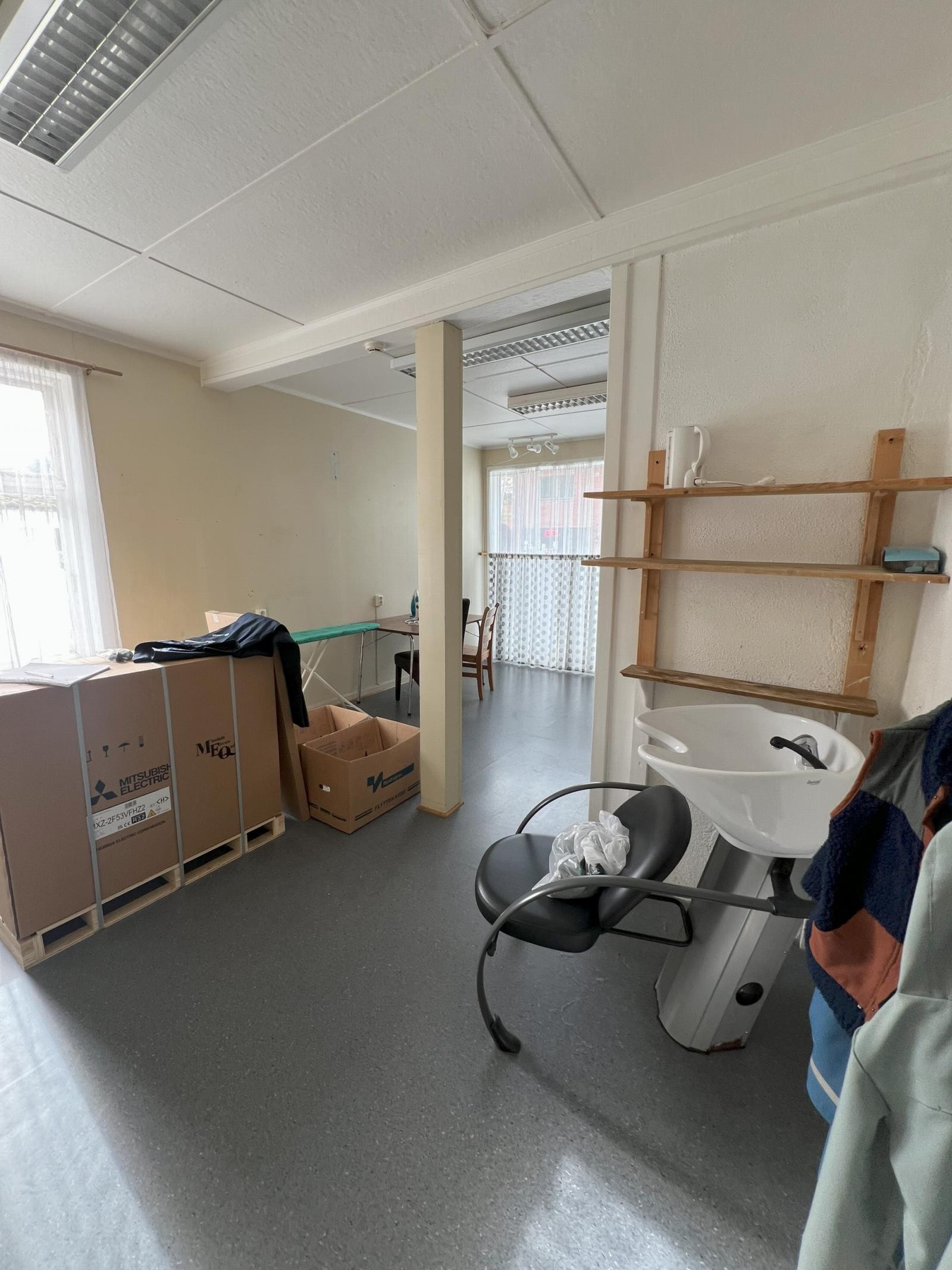 Eldre "næringsdel" i 1. etasje. Brukes i dag som en del av boligen. Galleribilde