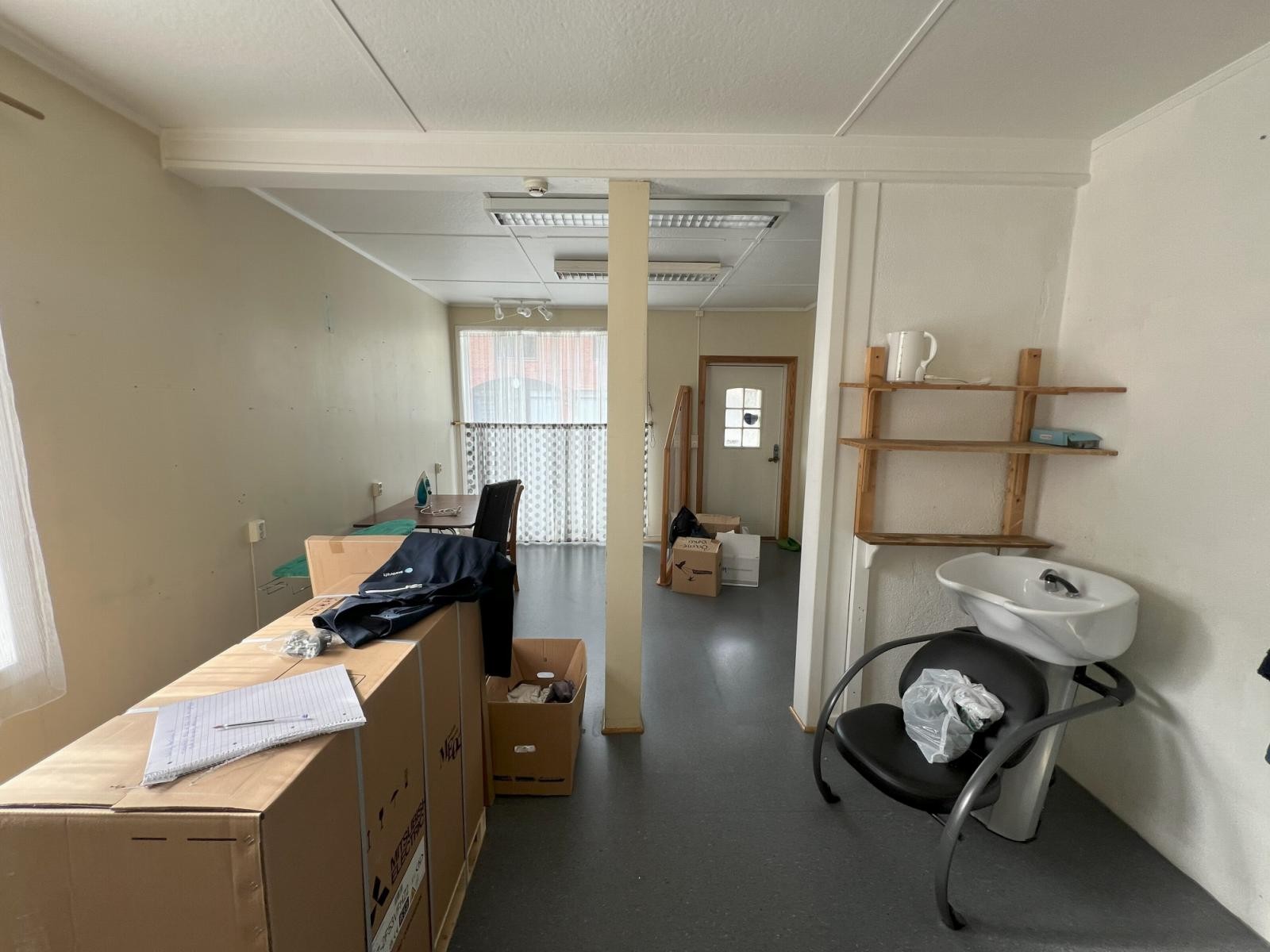 Eldre "næringsdel" i 1. etasje. Brukes i dag som en del av boligen. Galleribilde