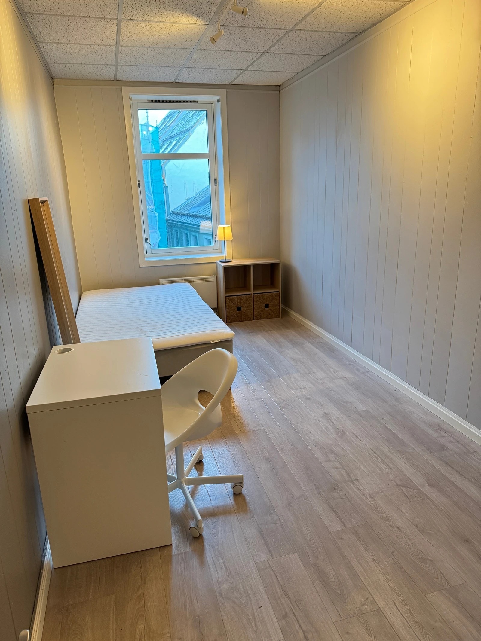 Kun 2 ledige hybler gjenstår! Rommene er mellom 15 kvm til 12 kvm og ligger i byggets 3.etg og 4.etg. Galleribilde