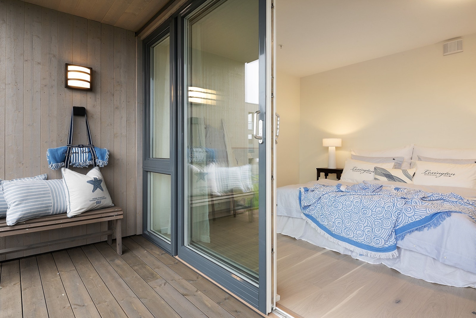 Hovedsoverommet er stort og har utgang til overbygd terrasse. Galleribilde