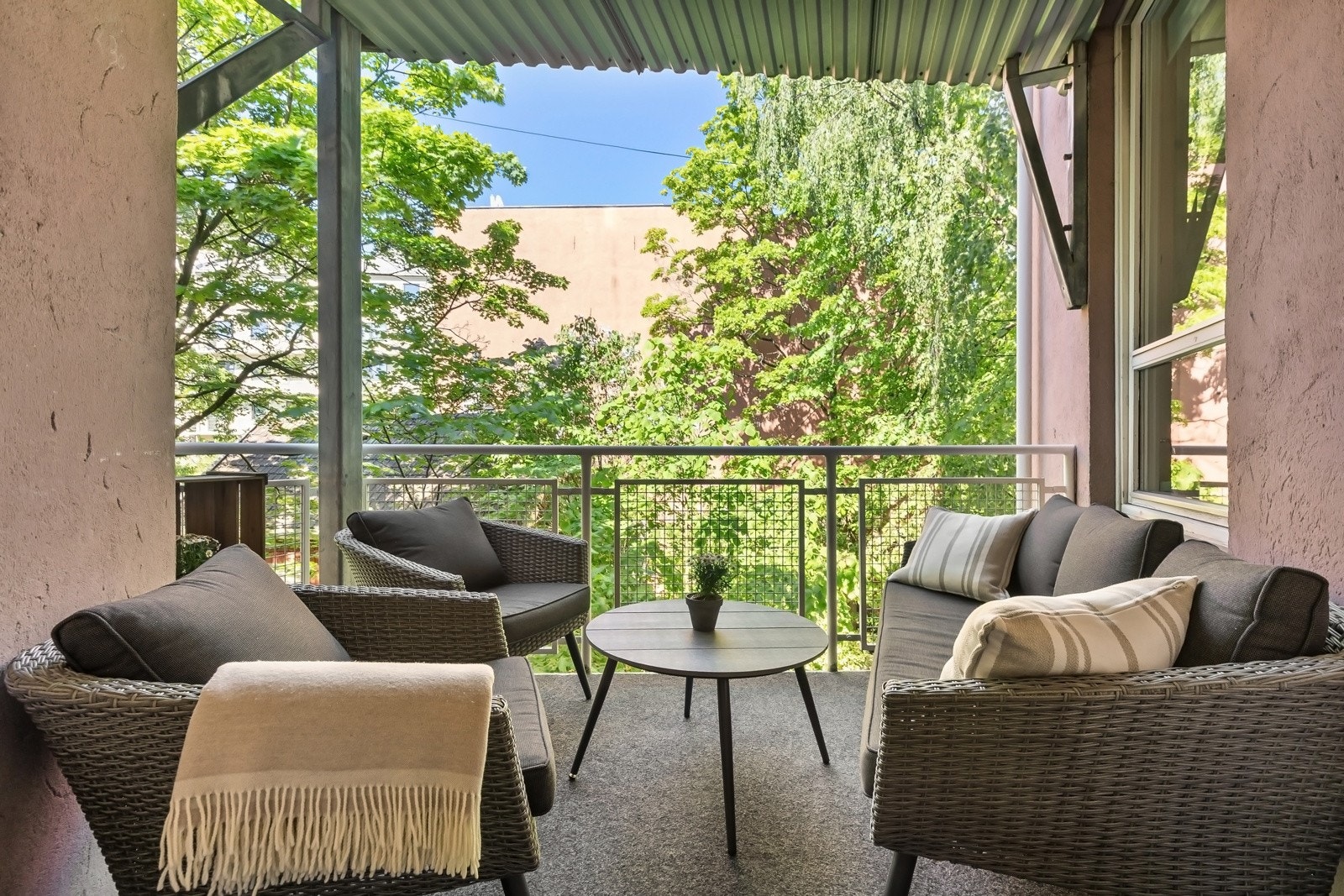 God plass til utemøblement. Galleribilde