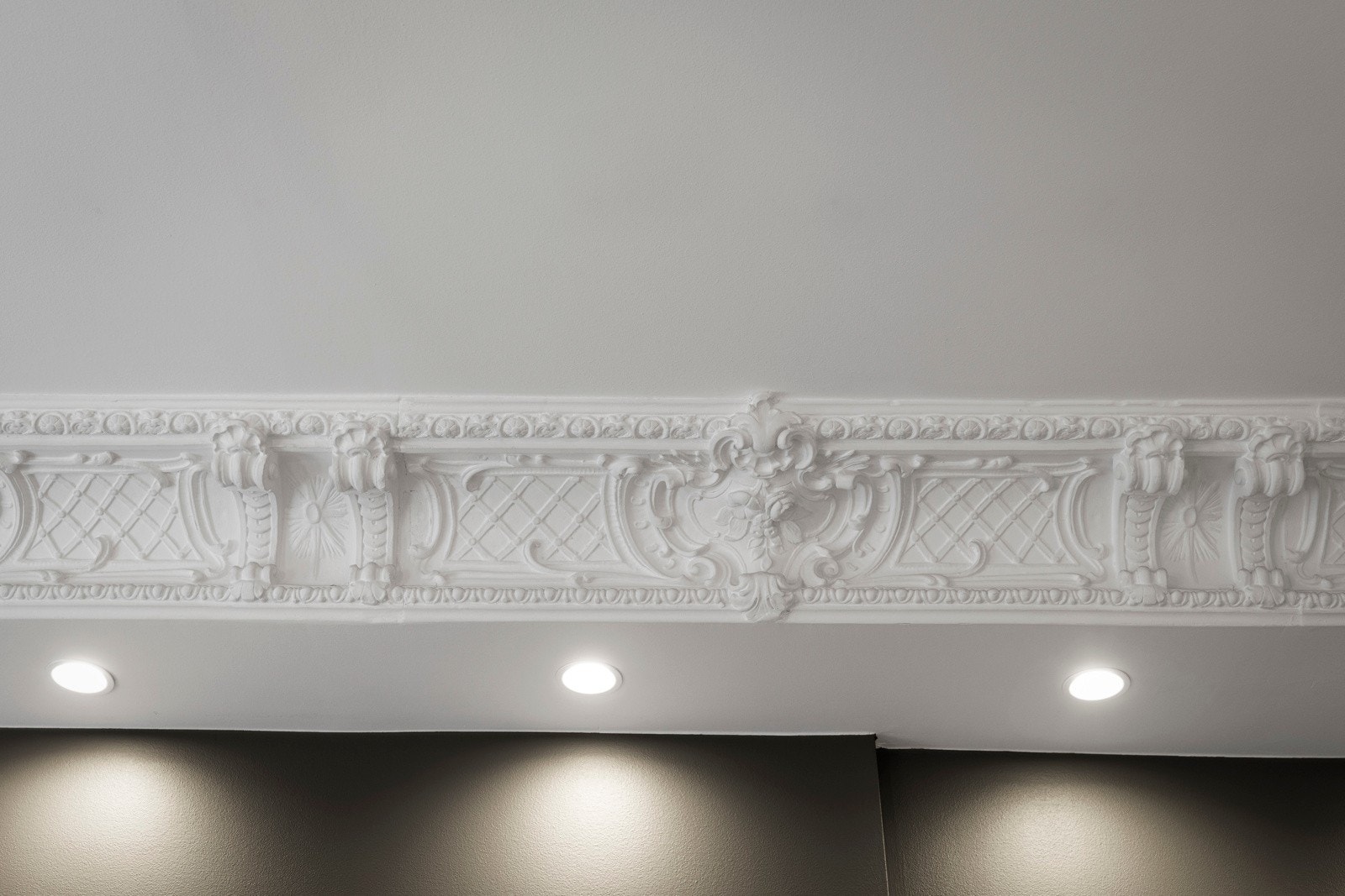 Detaljebilde av stukkatur. Galleribilde