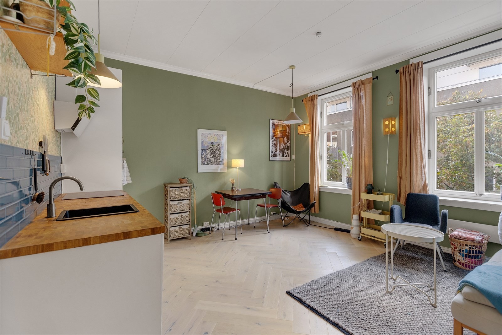 Det er flere møbleringsmuligheter i stuen Galleribilde