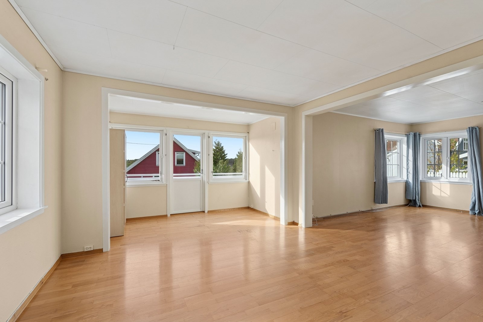 Fra stuen er det utgang til den herlige terrassen. Galleribilde