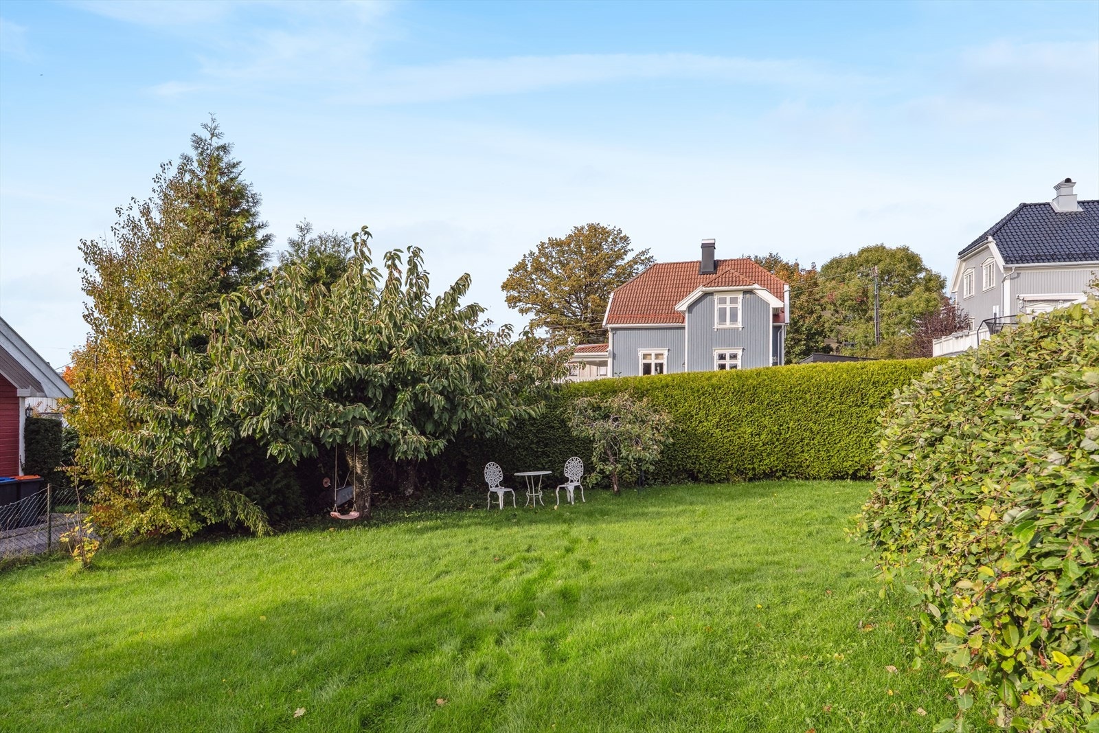Her er det god plass til diverse av trampoline, fotballmål etc. Galleribilde