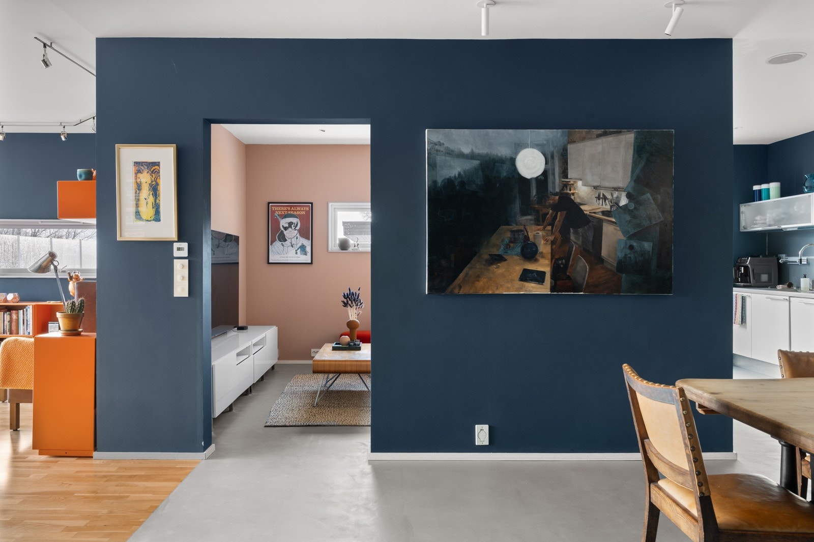 Egen tv-sone i stua tilbaketrukket fra den sosiale sonen.