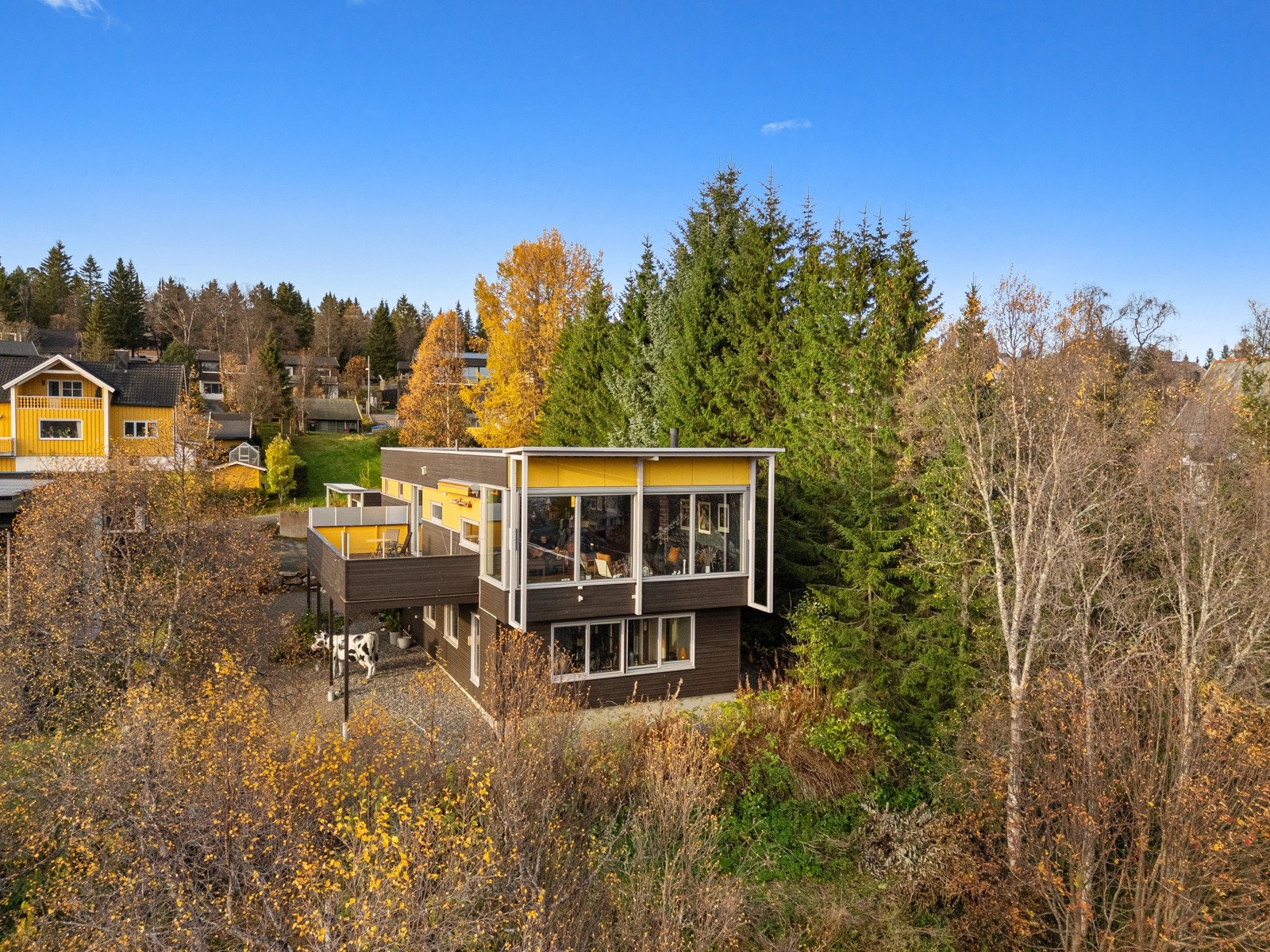 Her bor du i rolig i tilbaketrukket gate (blindvei) uten å gi avkall på sentrums bekvemmeligheter.