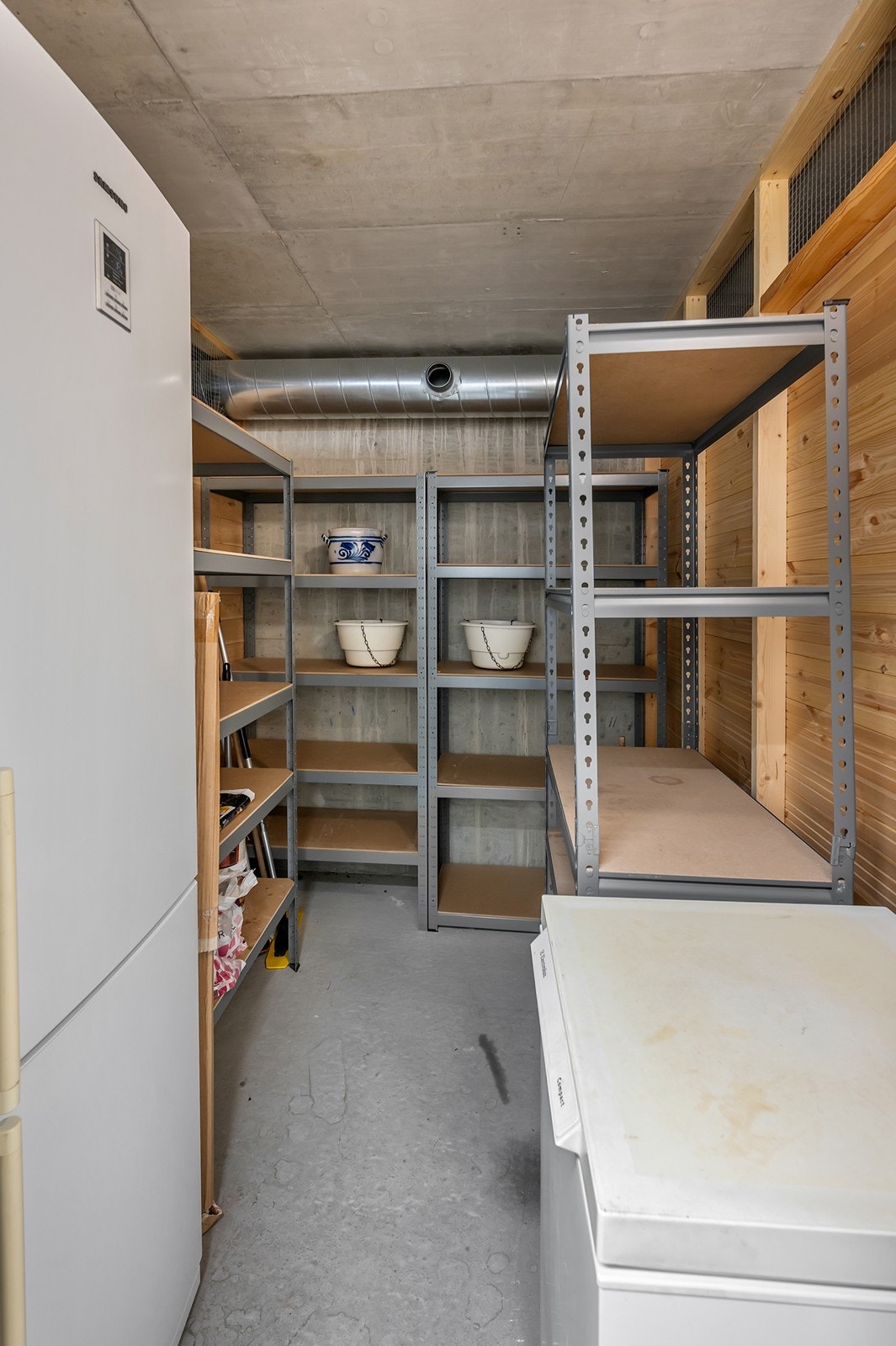 God plass for lagring. Galleribilde