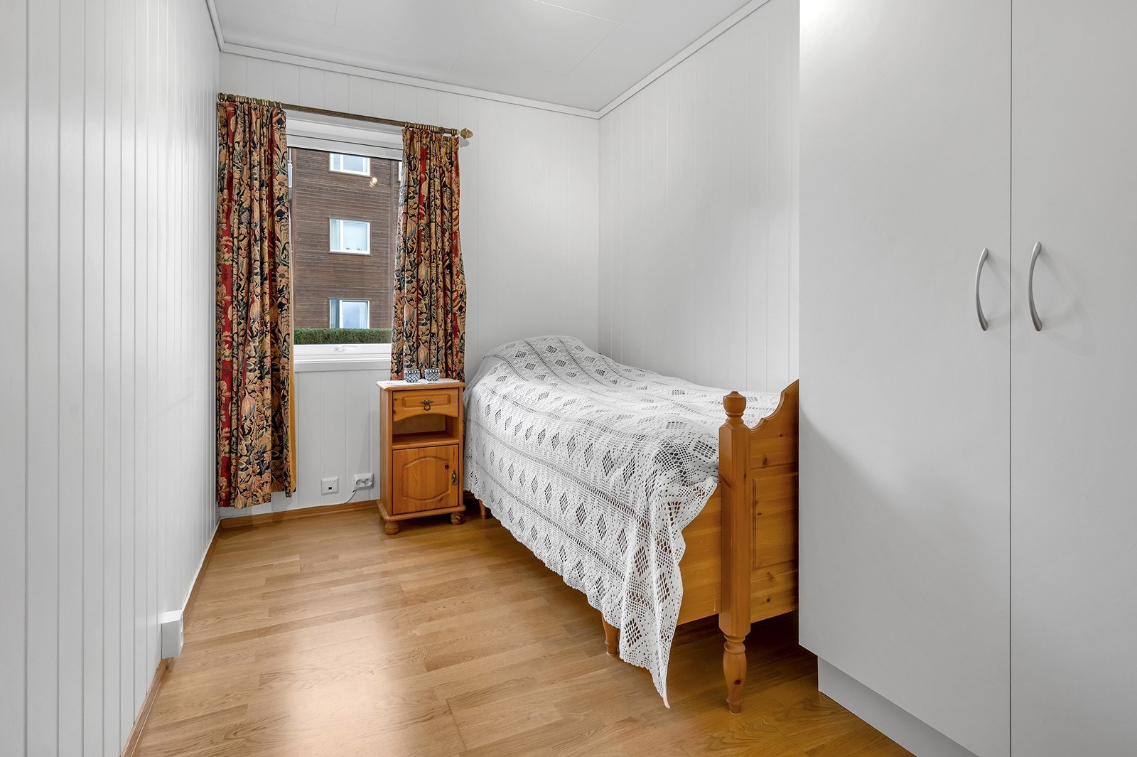 Soverom II - plass til seng. Galleribilde