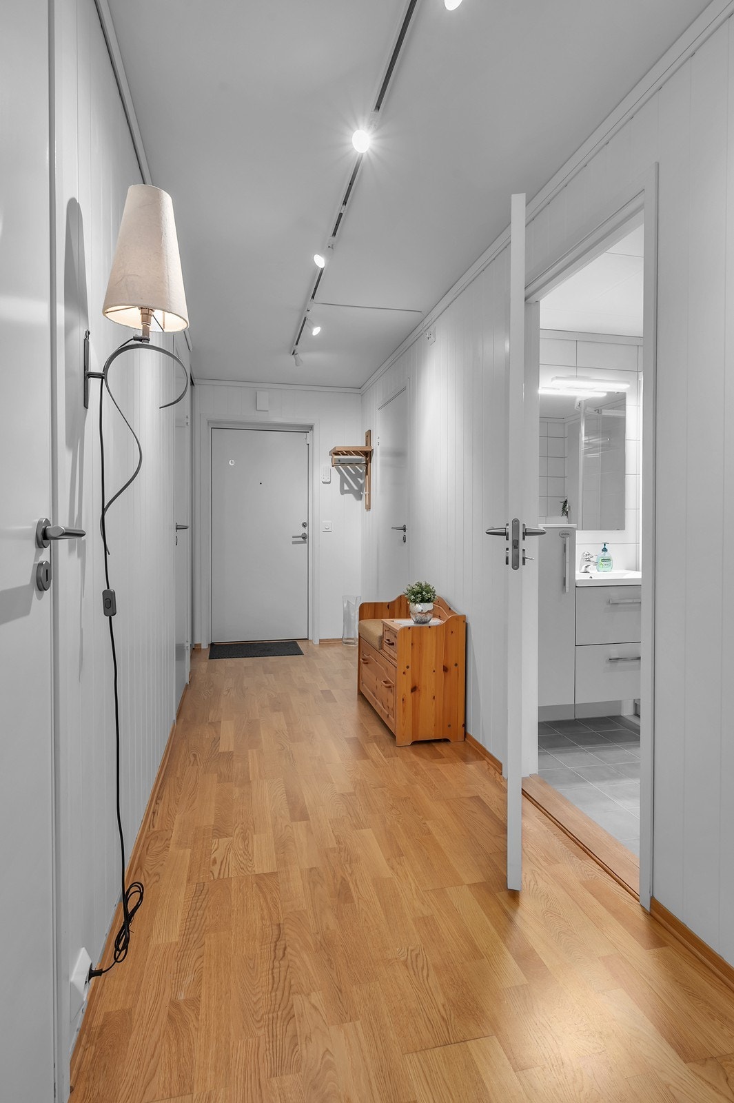 Først drar vi inn på bad/vaskerom. Galleribilde