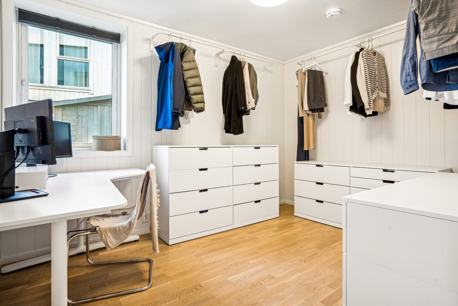 Soverom 3 brukt som kontor/garderobe. Galleribilde