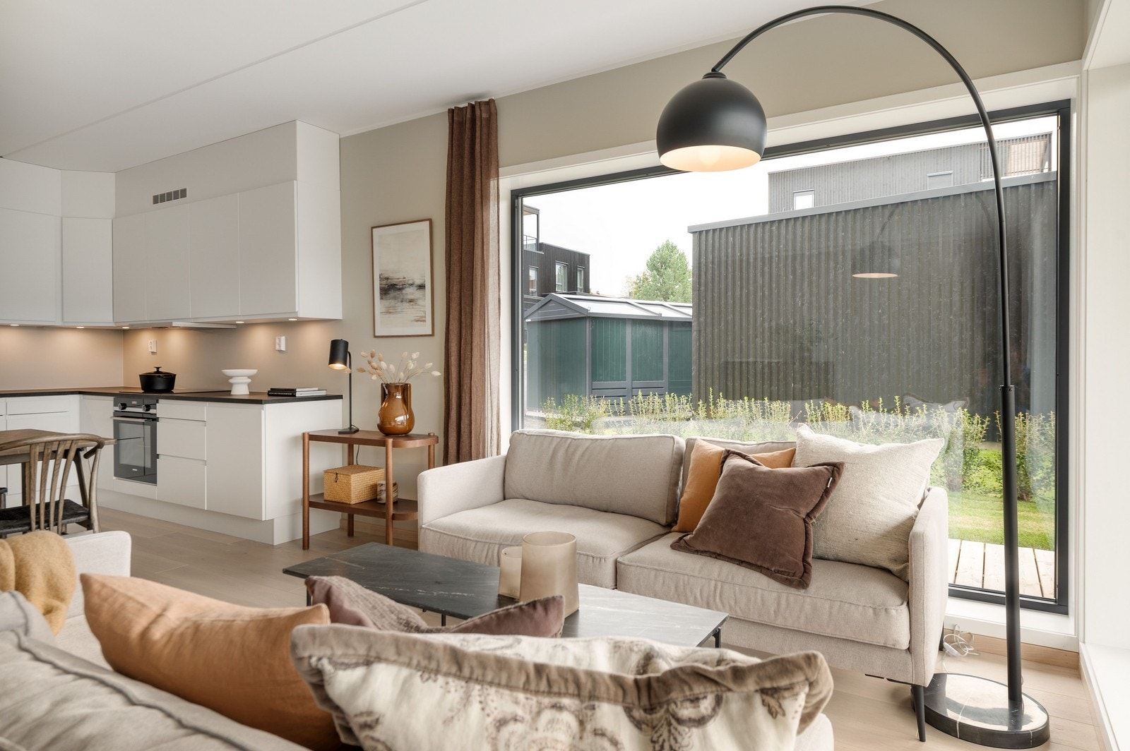 Velkommen til Hagejordet - elegant og splitter ny 3-roms leilighet klar til innflytting. Galleribilde