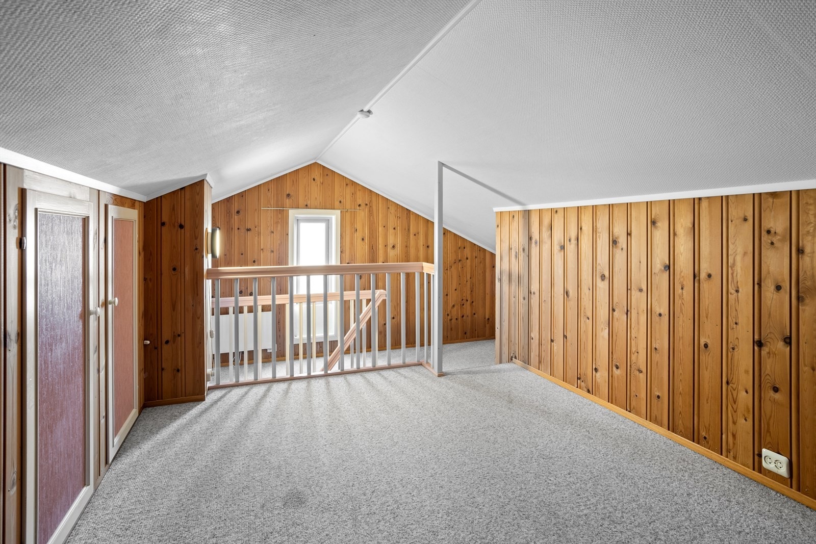 Loftsstue, flott ekstrarom/allrom. Galleribilde