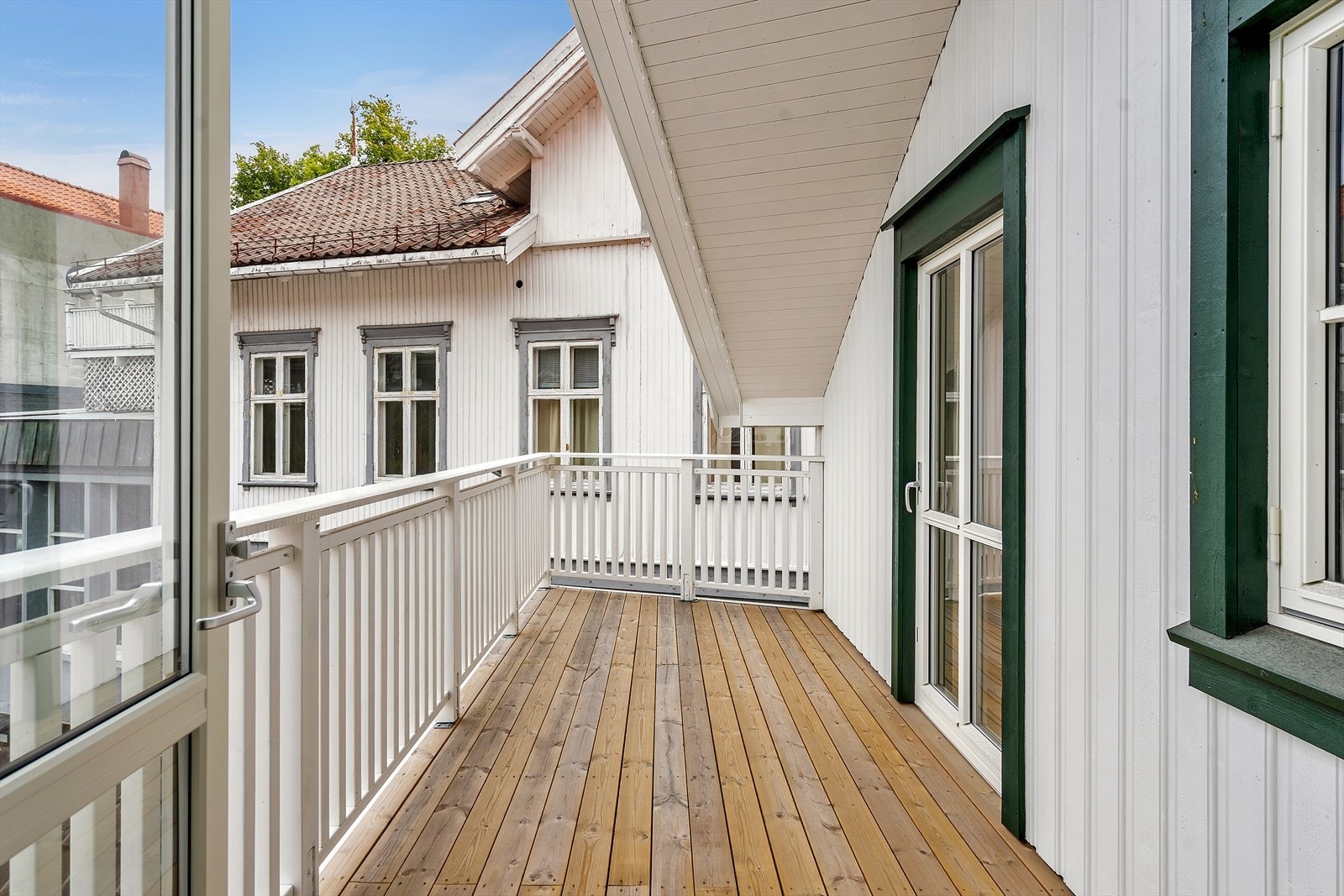 Veranda mot tjenna Galleribilde