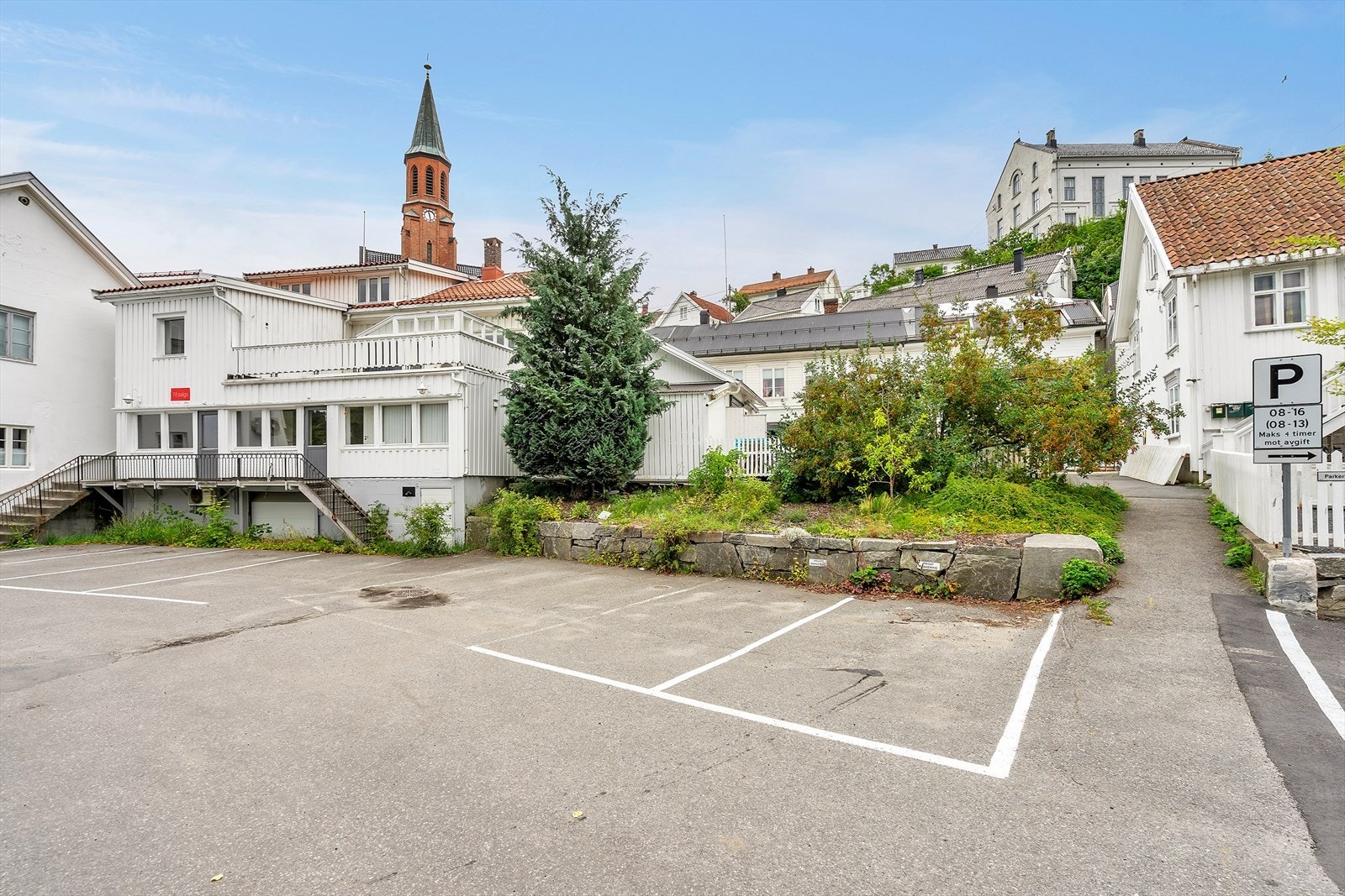 Privatparkering ved Pærehaven Galleribilde