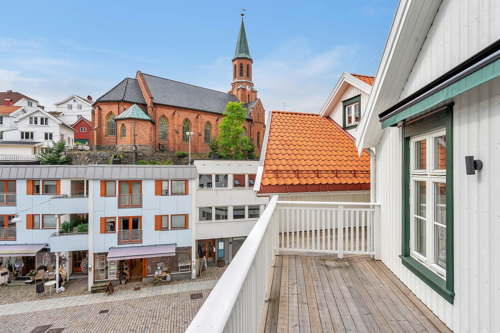 Veranda mot gågaten Galleribilde