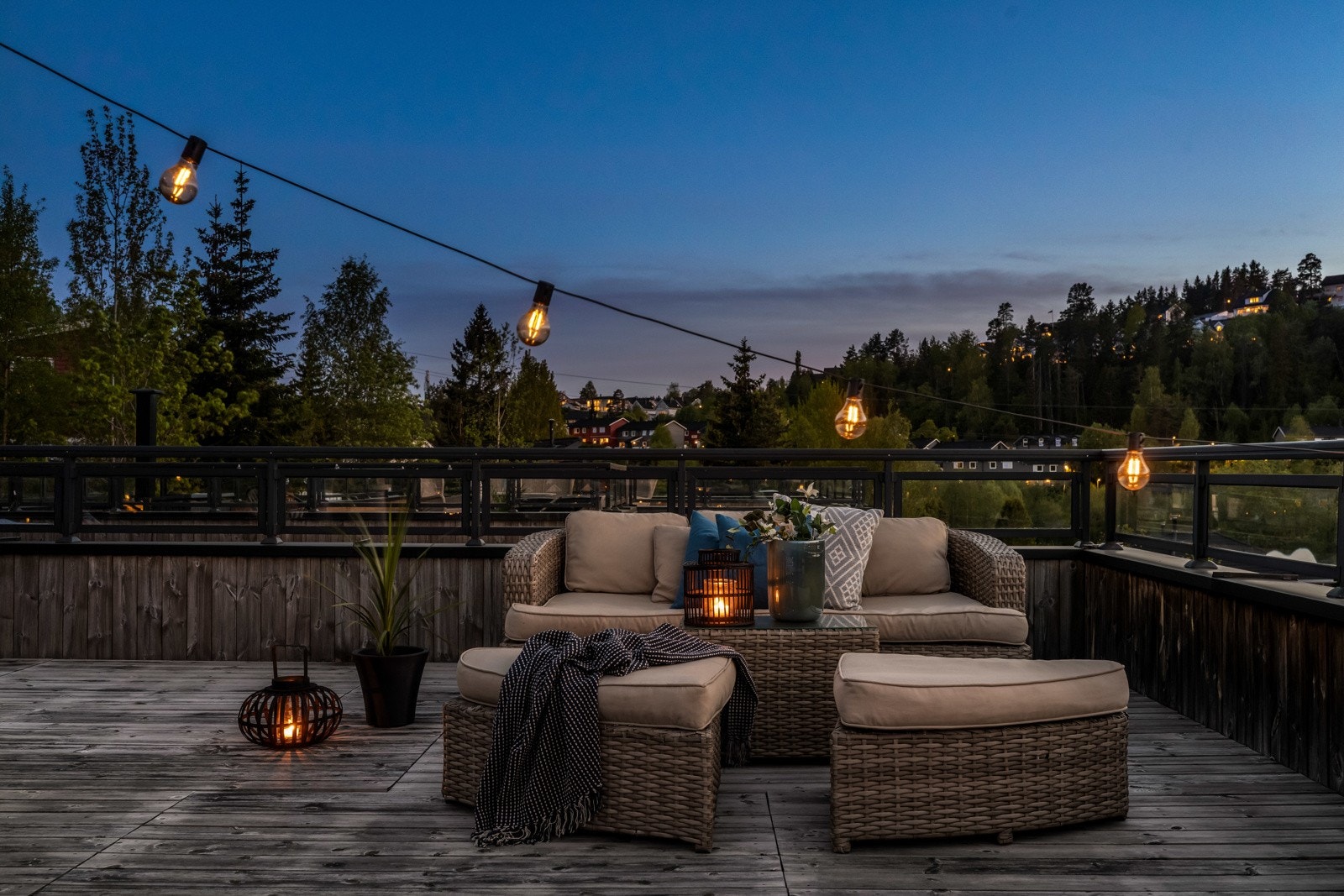 Dette er det ultimate stedet å tilbringe sene sommerkvelder med venner og familie... Galleribilde