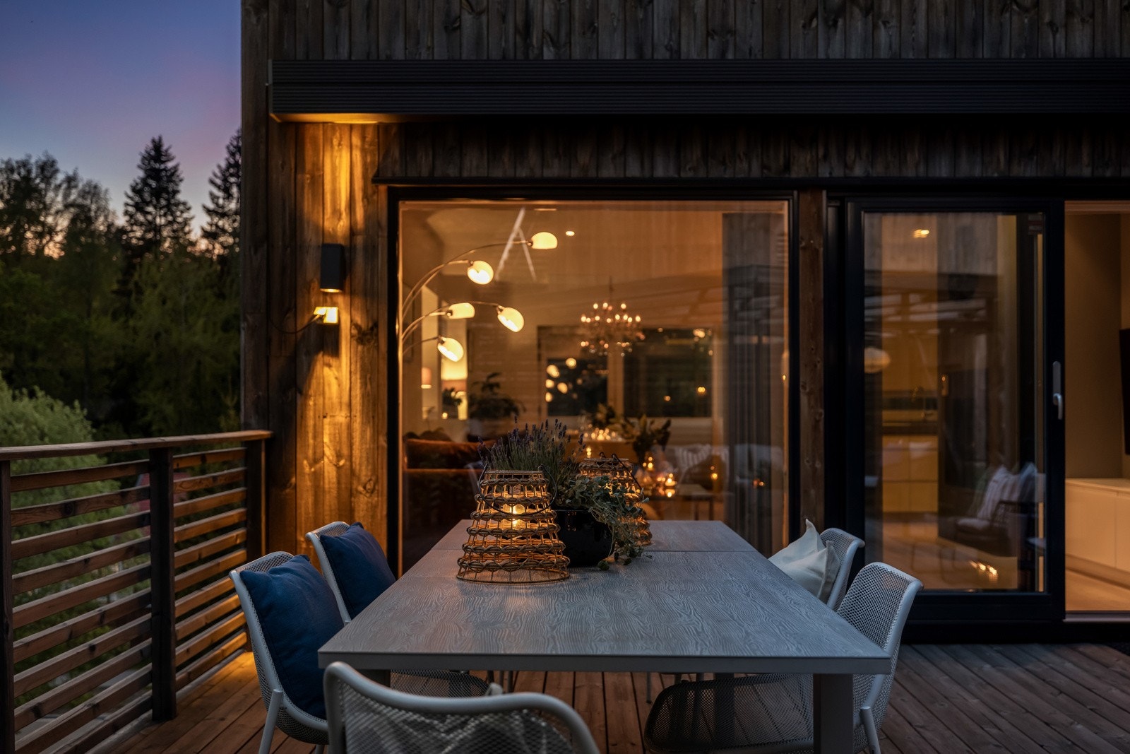 Her er det god plass til ønsket møblering. El. markise. Galleribilde