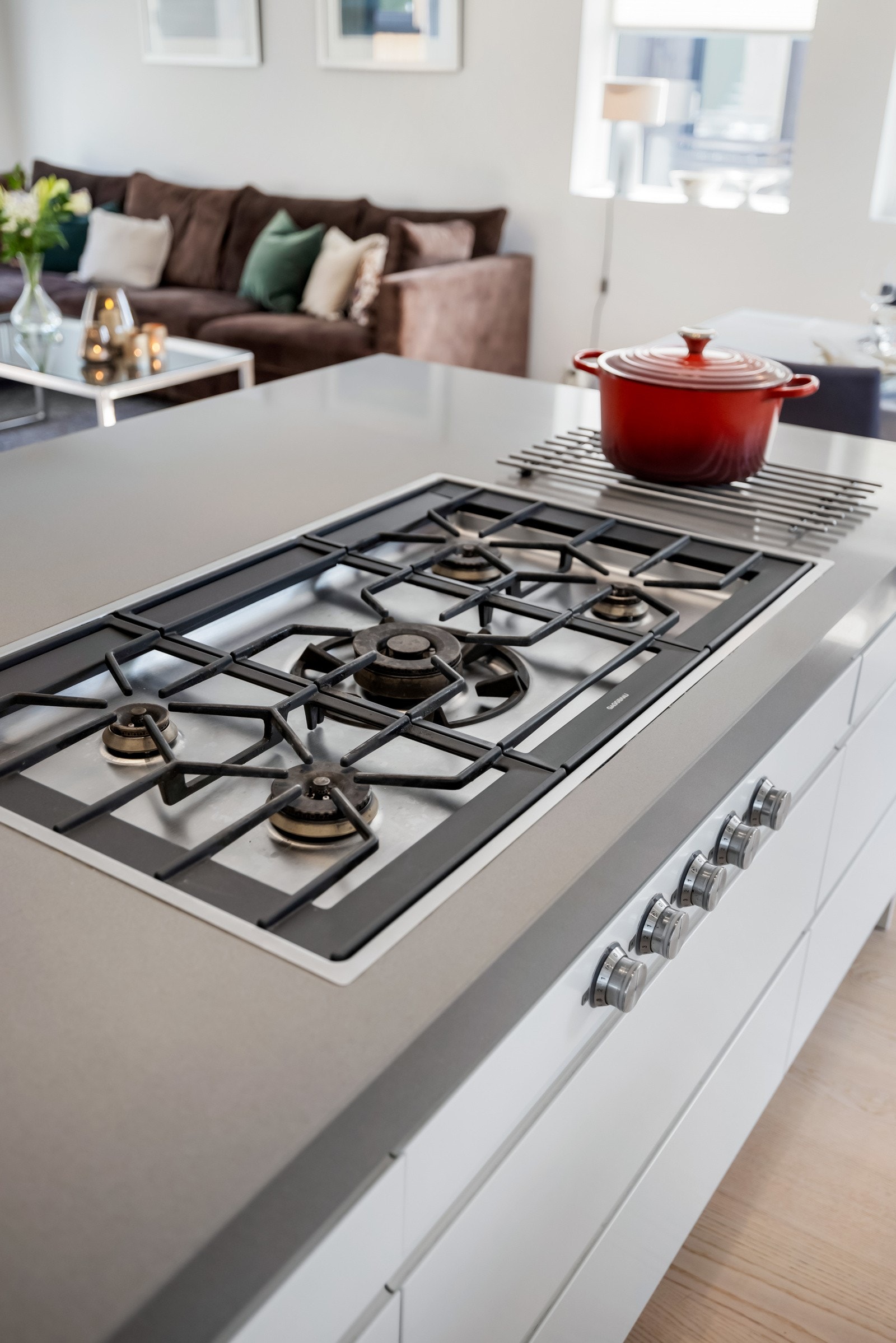 Gasstopp (100 cm) fra Gaggenau med fullelektronisk effektregulering i 12 trinn (ny i 2018). Galleribilde