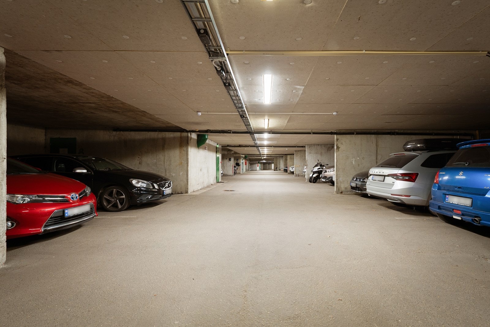 Det medfølger en fast parkeringsplass med elbillader i borettslagets garasjeanlegg. Galleribilde