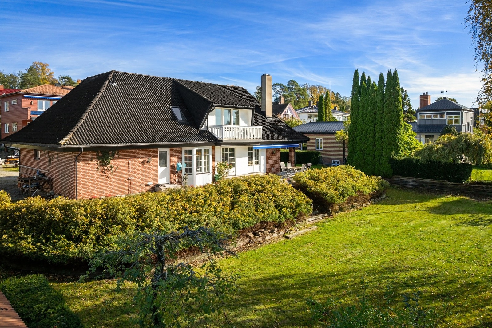 Stor enebolig på 312 m² med svært attraktiv beliggenhet i Jomfrubråtveien