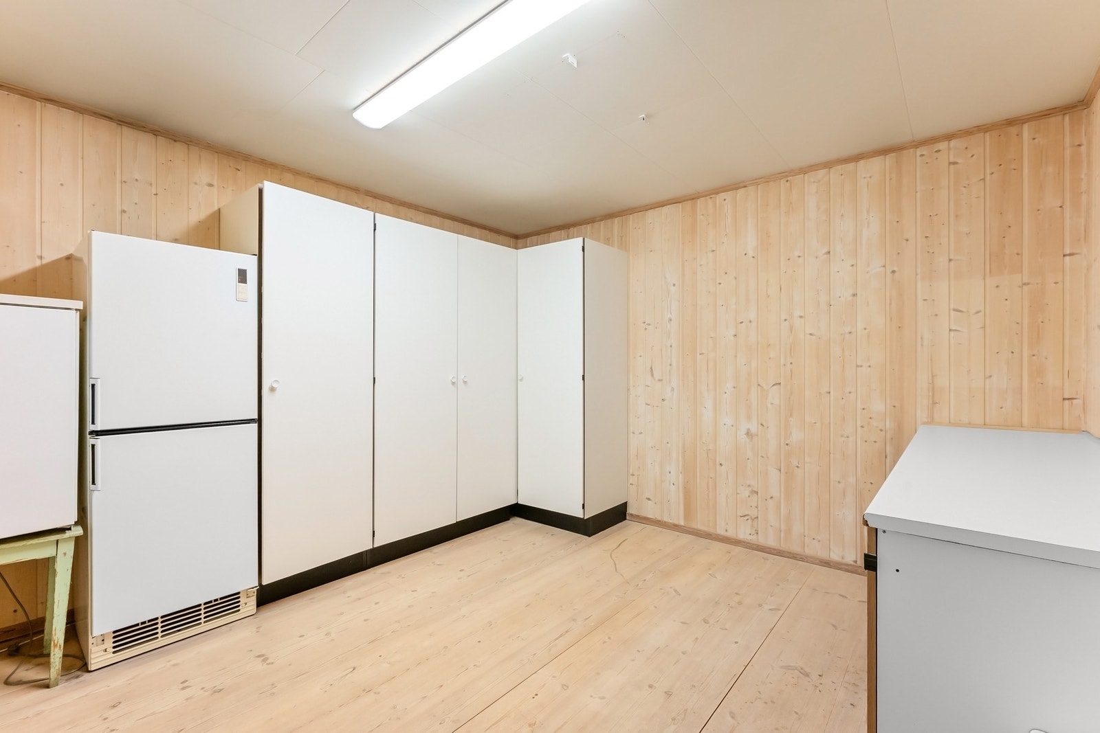 Praktisk bod i 1. etasje i tilknytning til garasje og vaskerom