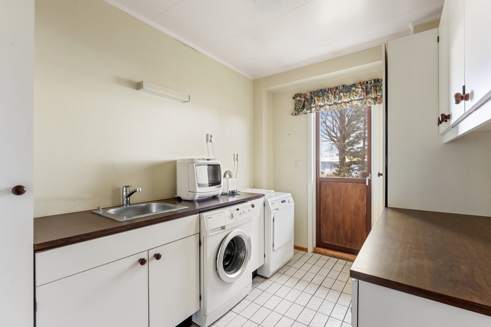 Praktisk vaskeromrom i 1. etasje