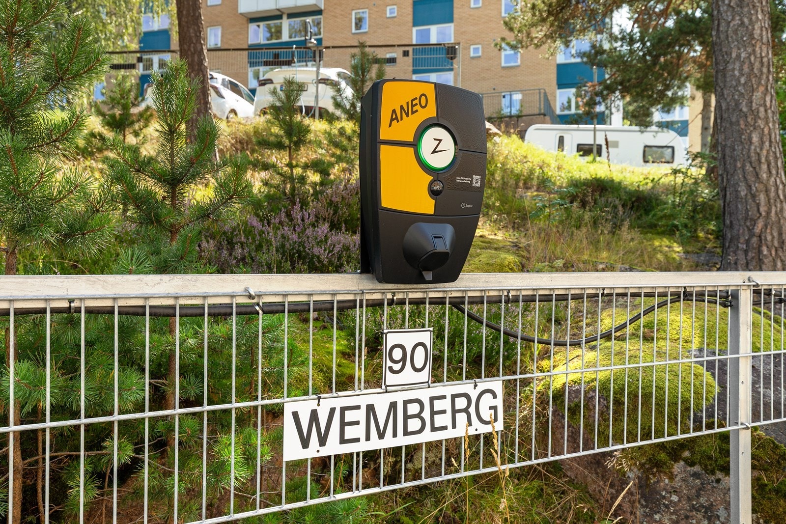 Nr 90 har i dag opplegg for elbillader via Aneo (abonnementsløsning) Galleribilde